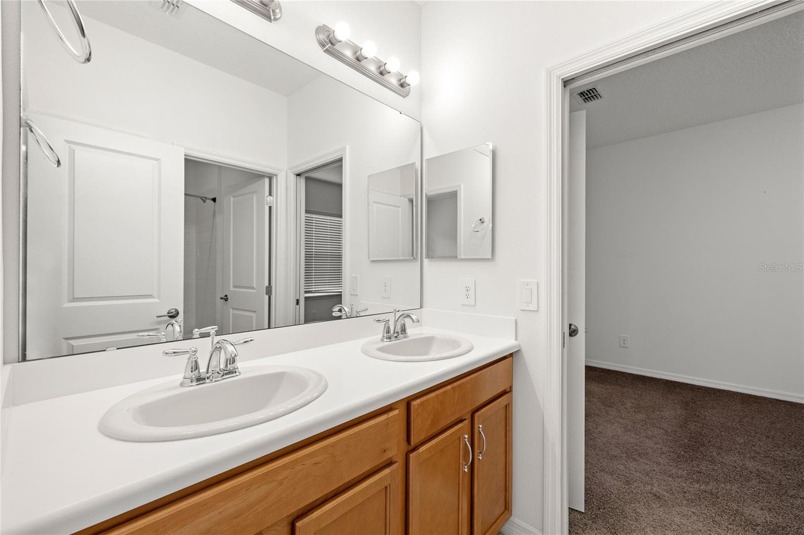 Guest Bathroom 3, Jack & Jill, Second Floor - 1168 PANDO LOOP, ORLANDO