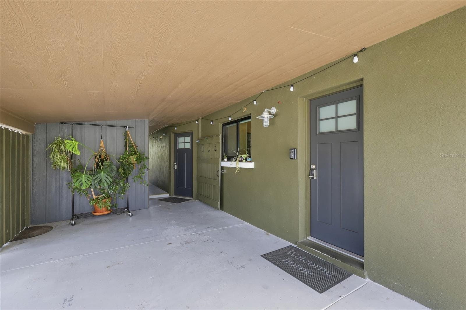 Covered entry - 5055 LAHAINA DR, SARASOTA