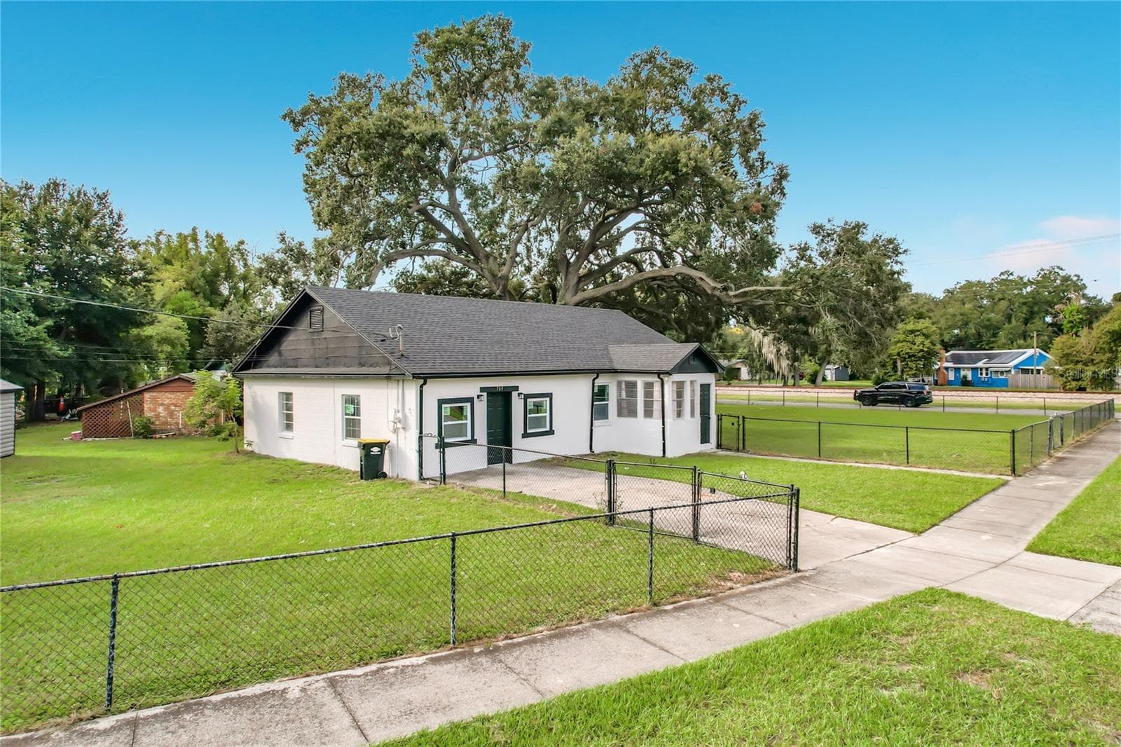 Single Family Residence at 709 CHESTNUT RD, AUBURNDALE, photo 11 of 48