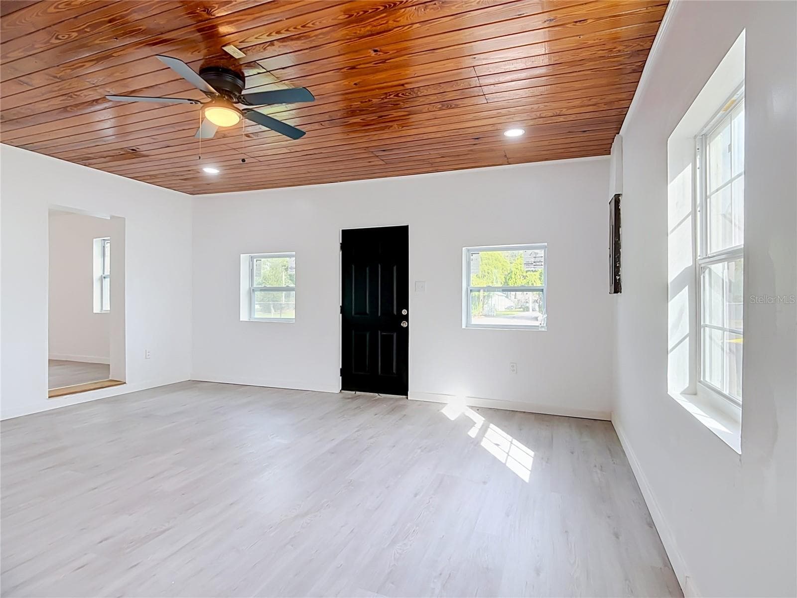 Single Family Residence at 709 CHESTNUT RD, AUBURNDALE, photo 16 of 48