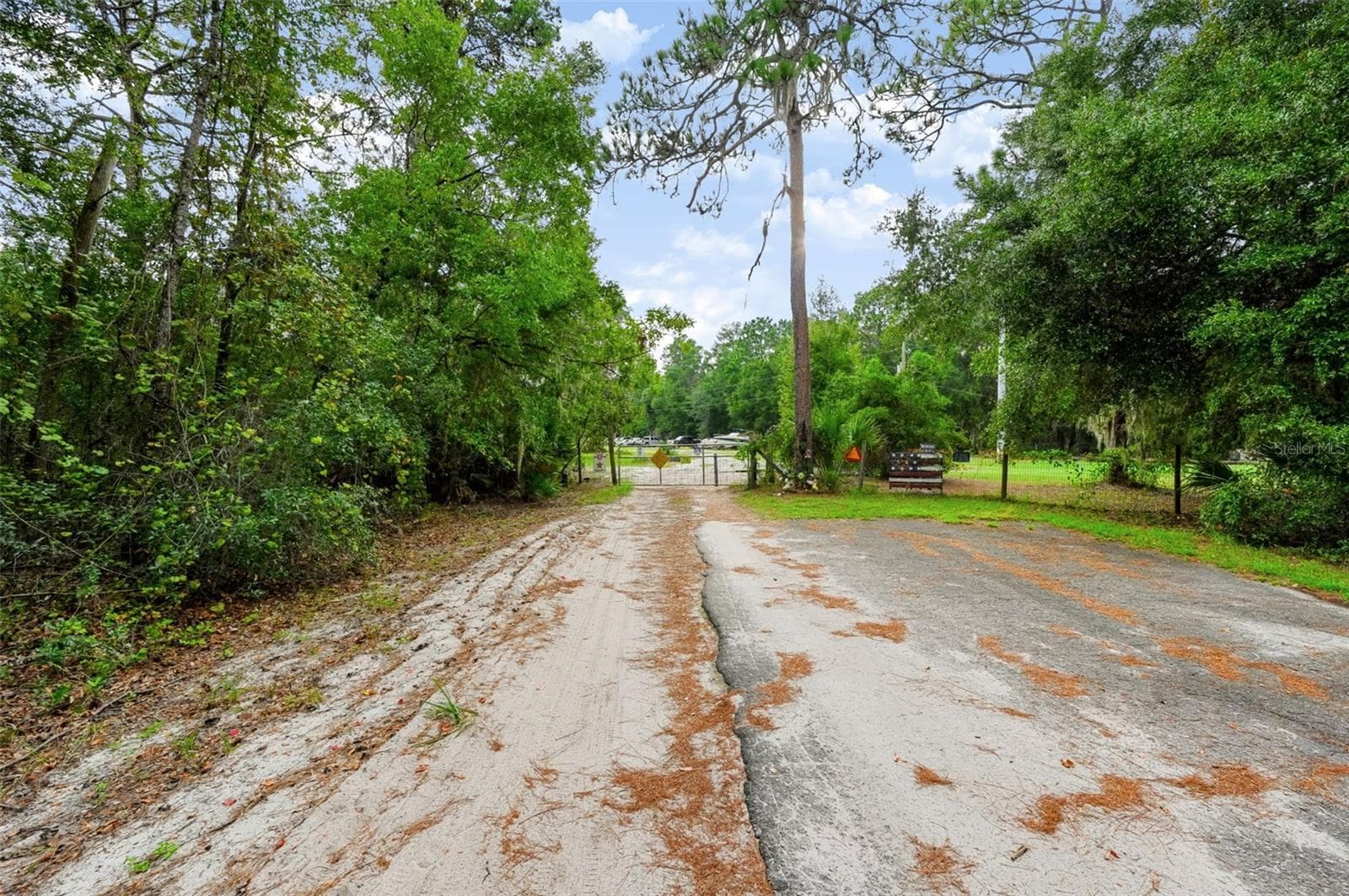 Manufactured Home at 1 BAY TRAK, OCKLAWAHA, photo 21 of 80