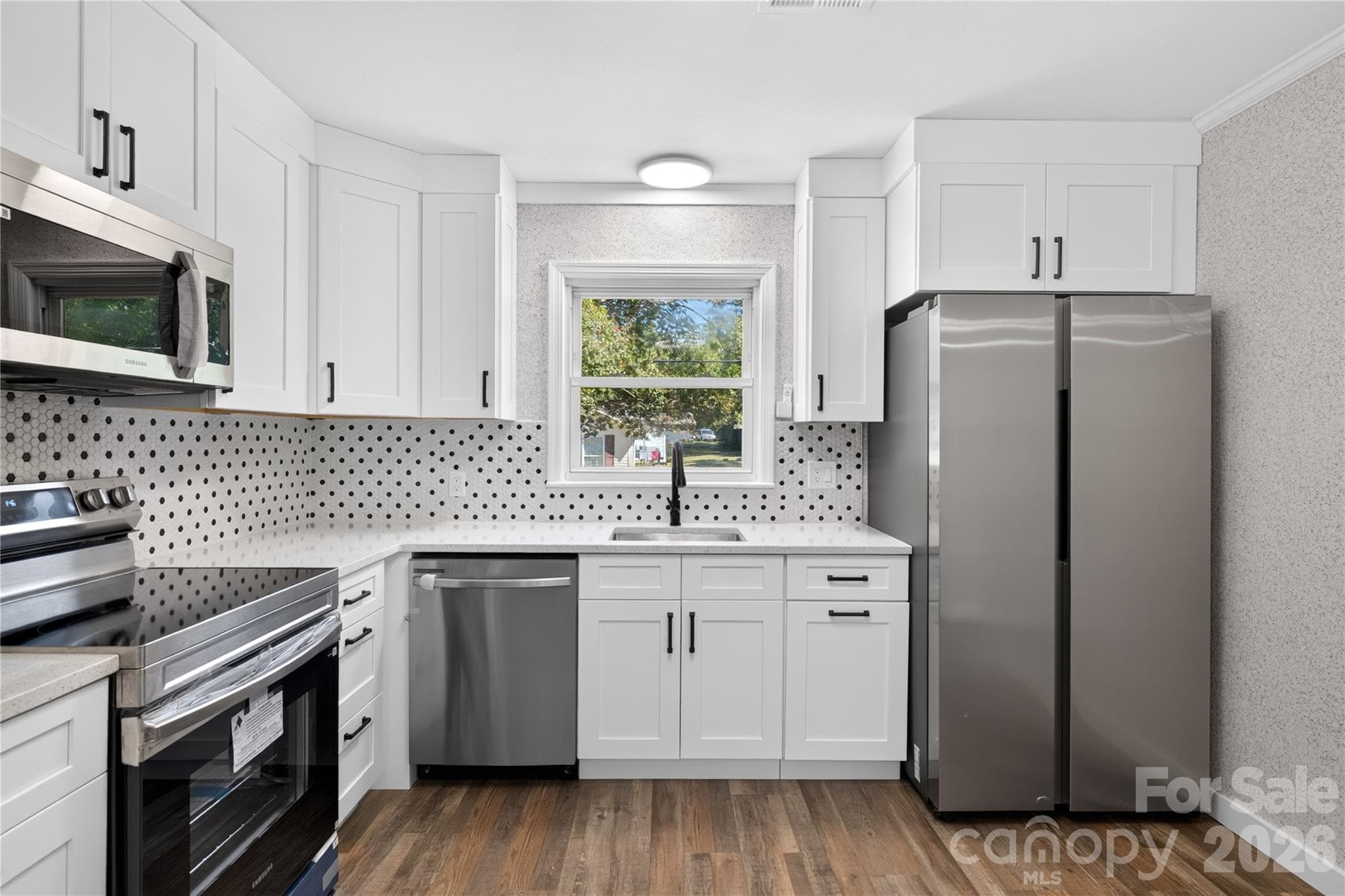 Single Family Residence at 427 Clinton Avenue, Lancaster, photo 4 of 33