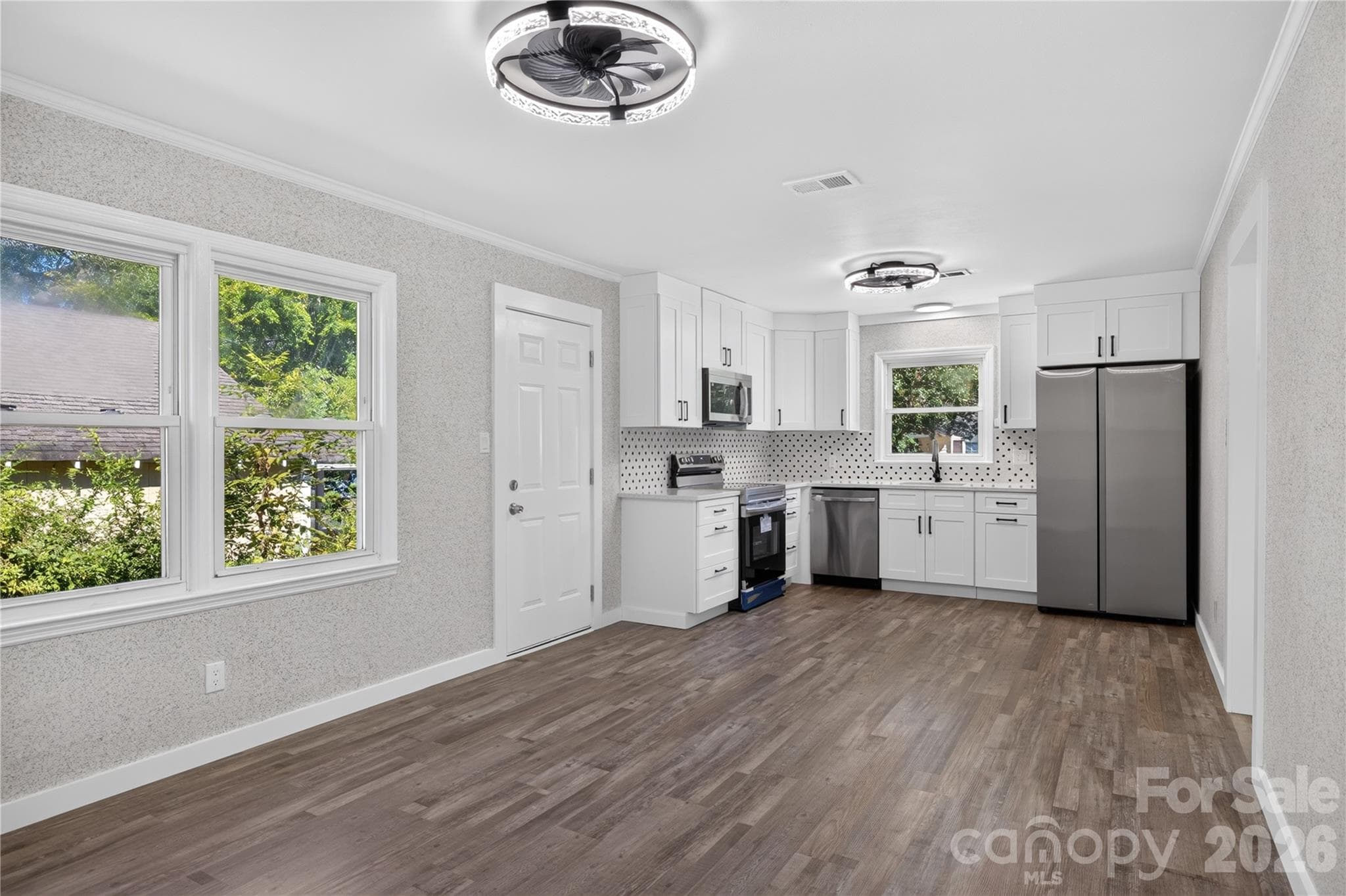 Single Family Residence at 427 Clinton Avenue, Lancaster, photo 7 of 33