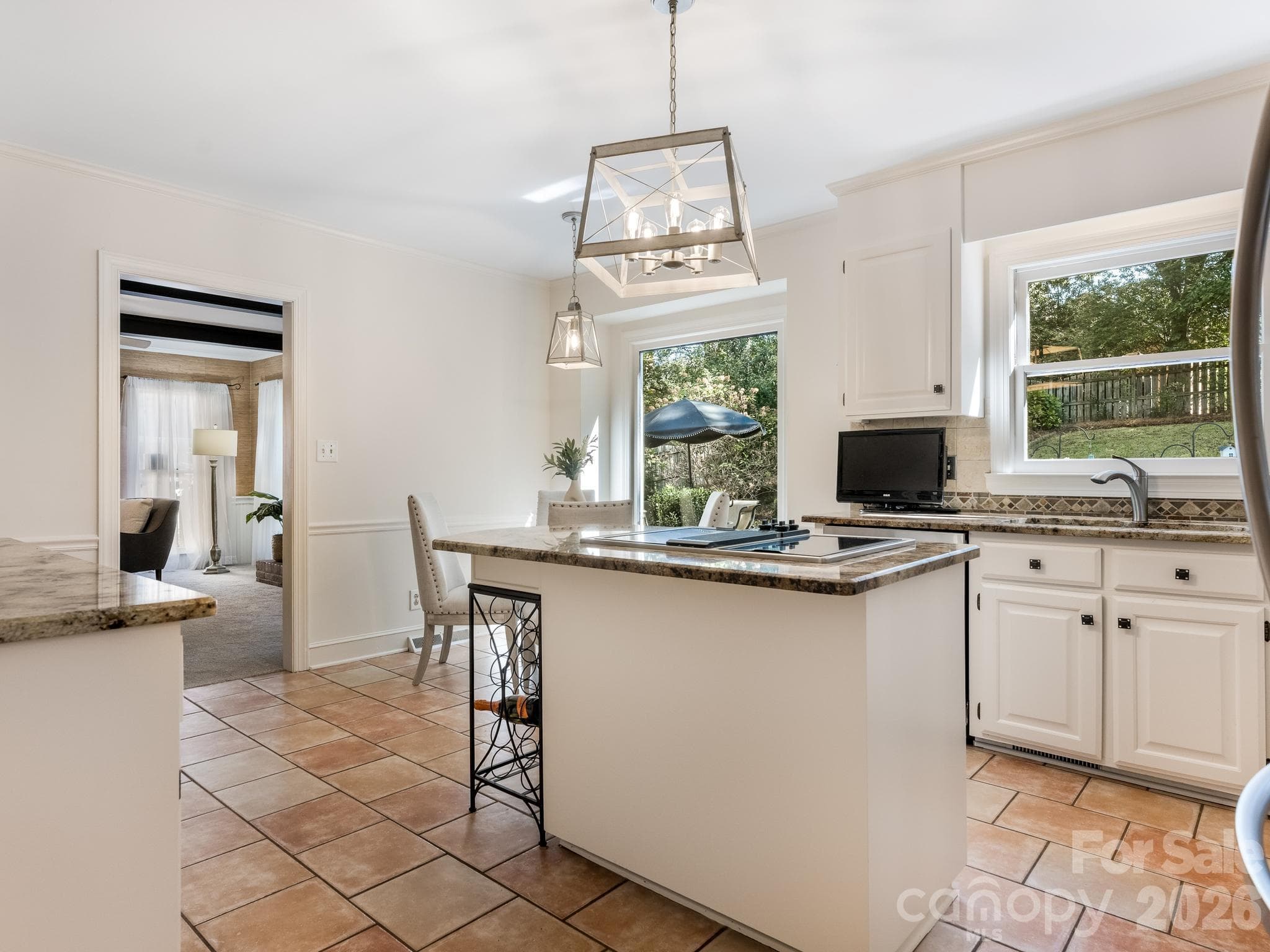Single Family Residence at 9301 Hanover South Trail, Charlotte, photo 14 of 39