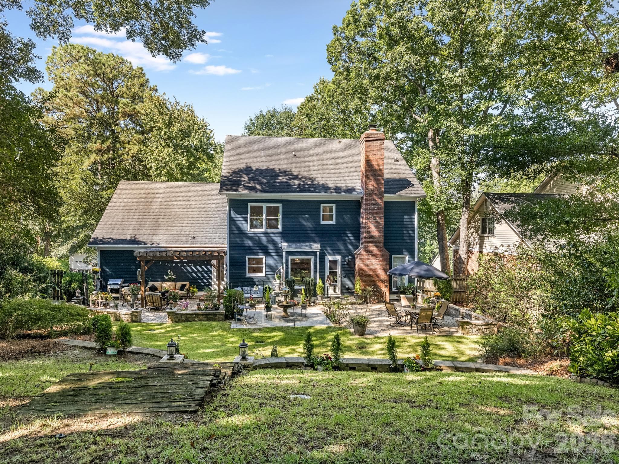 Single Family Residence at 9301 Hanover South Trail, Charlotte, photo 35 of 39