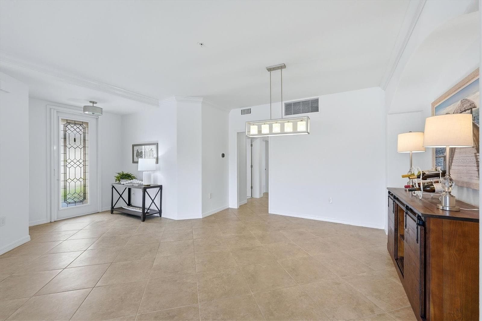 Entry/Living Room - 20181 RAGAZZA CIR #102, VENICE