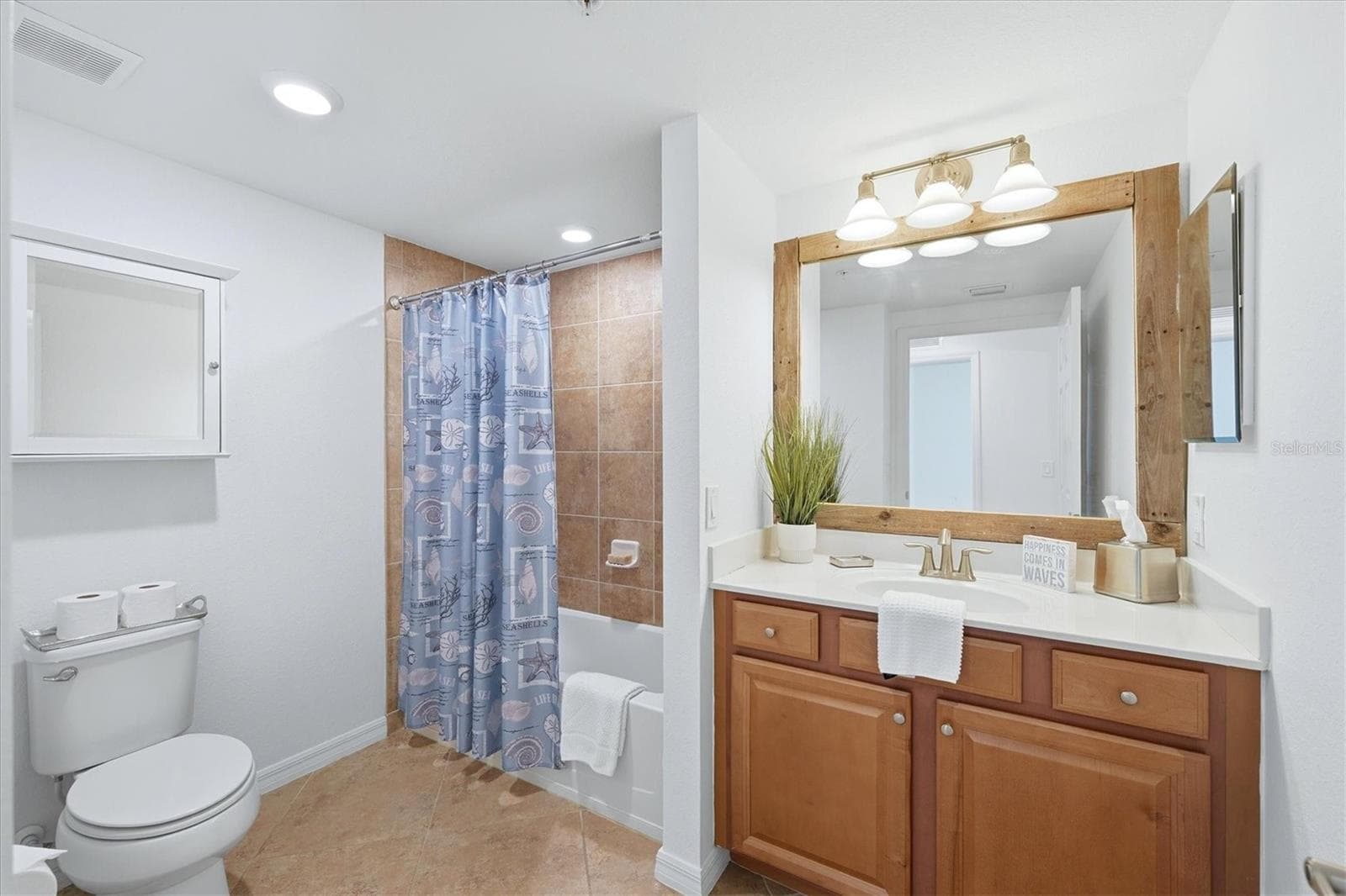 Bathroom #2 - 20181 RAGAZZA CIR #102, VENICE