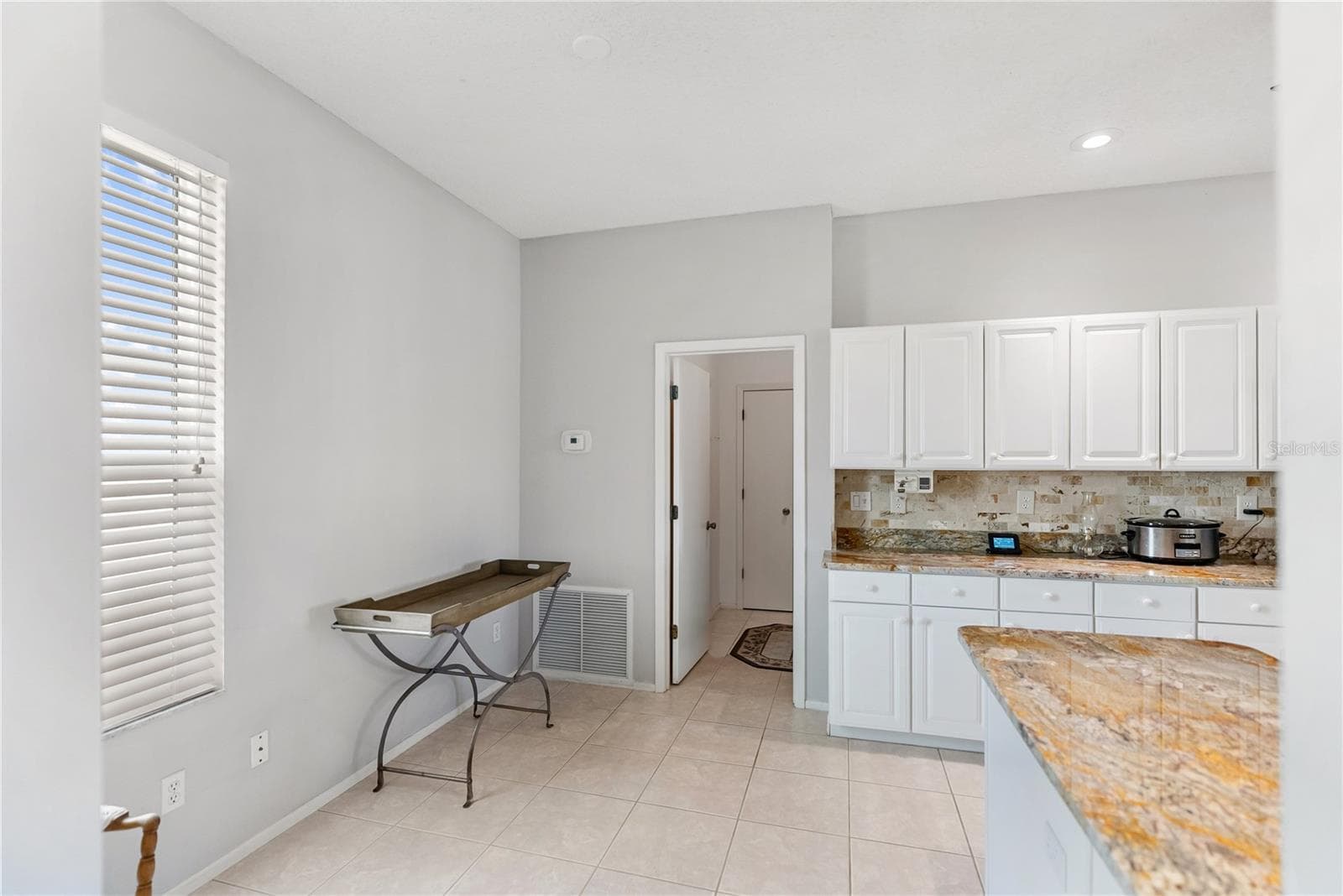 Kitchen hall/laundry room - 5070 47TH ST W, BRADENTON