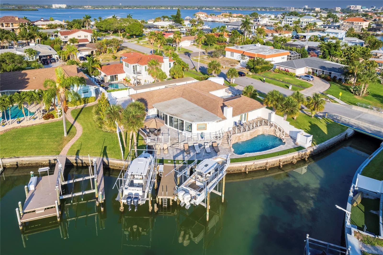 Single Family Residence at 320 HARBOR PSGE, CLEARWATER, photo 70 of 80