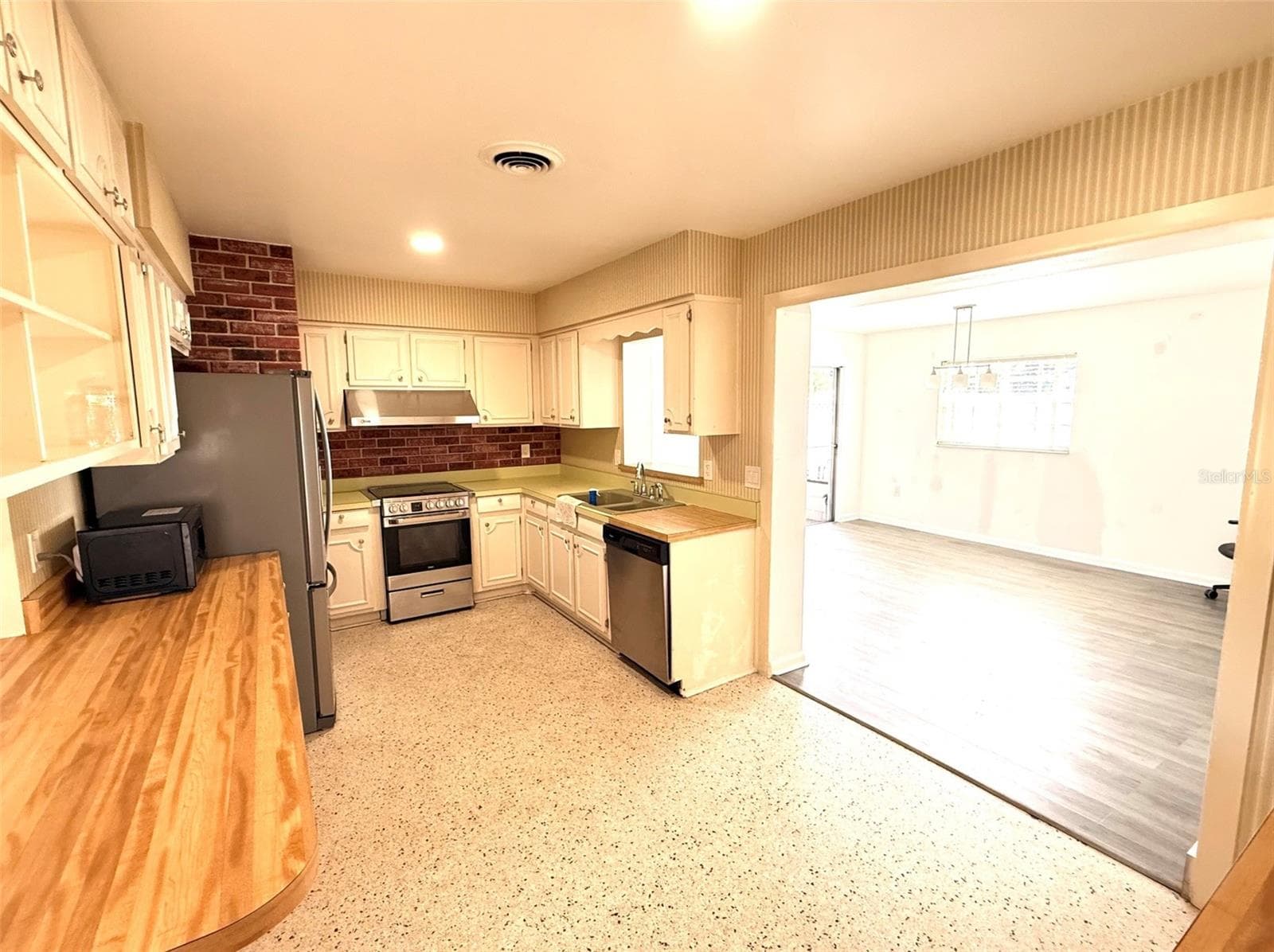 Single Family Residence at 3416 ARBUTUS LN, WINTER PARK, photo 4 of 20