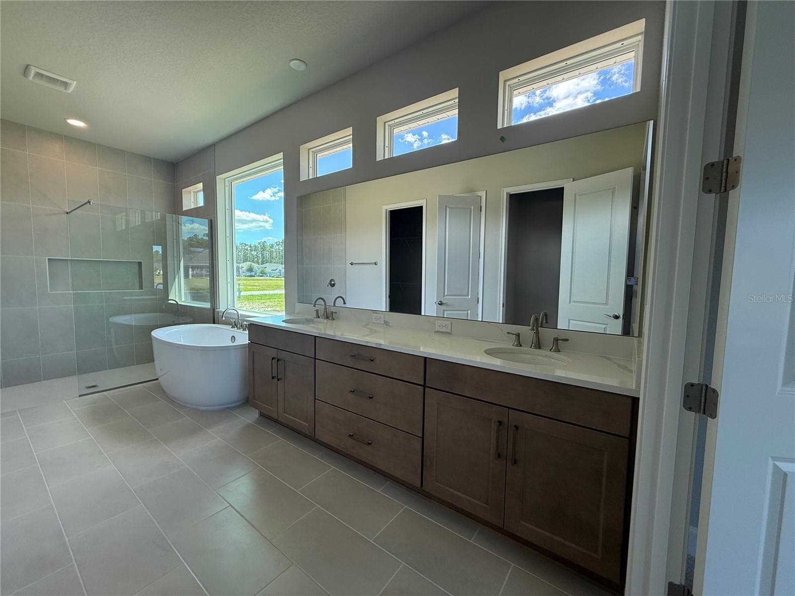 Single Family Residence at 9 NEWCASTLE LN, ORMOND BEACH, photo 5 of 25
