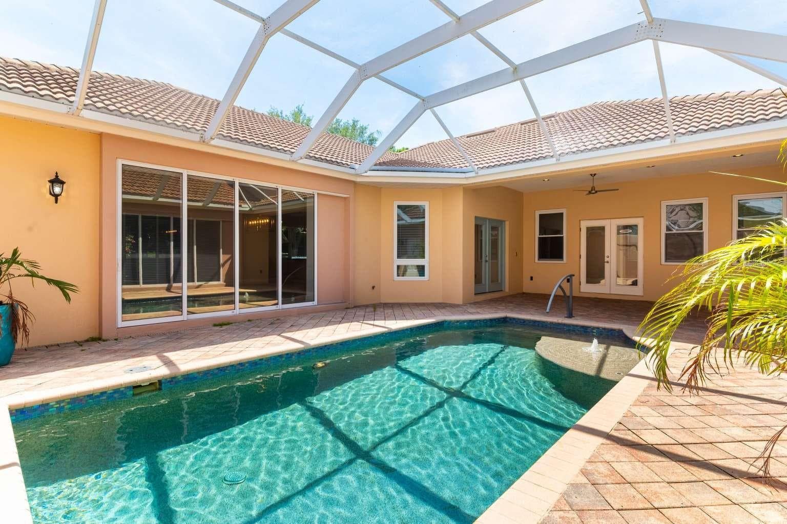 Single Family Residence at 6914 STANHOPE PL, BRADENTON, photo 2 of 47