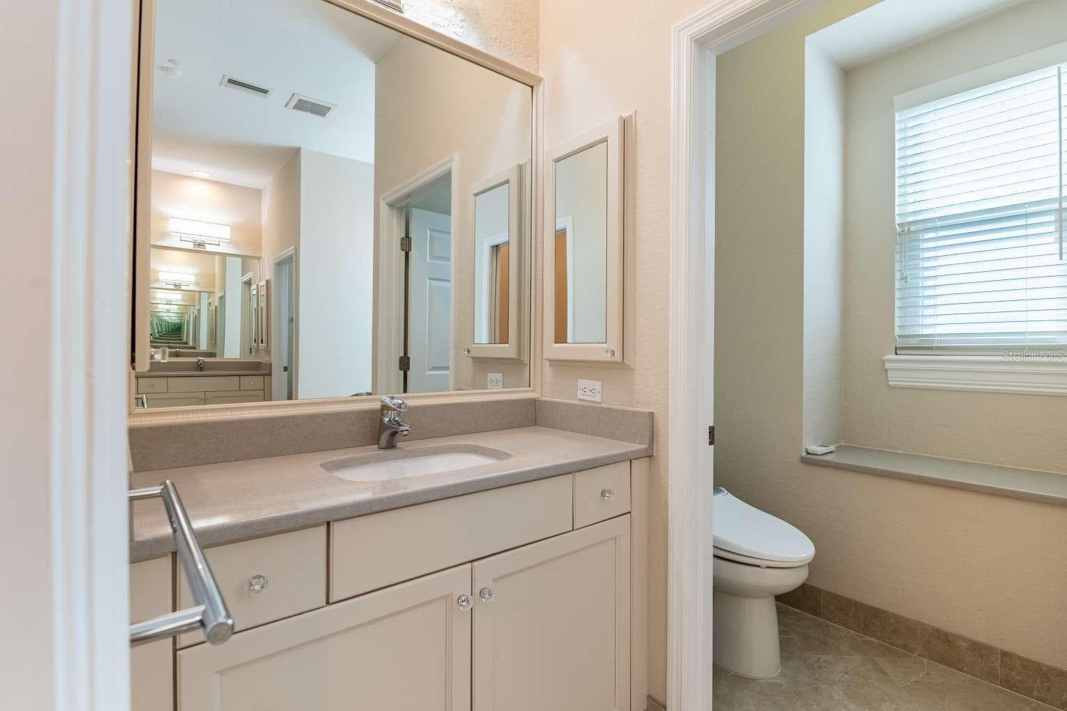 Single Family Residence at 6914 STANHOPE PL, BRADENTON, photo 11 of 47