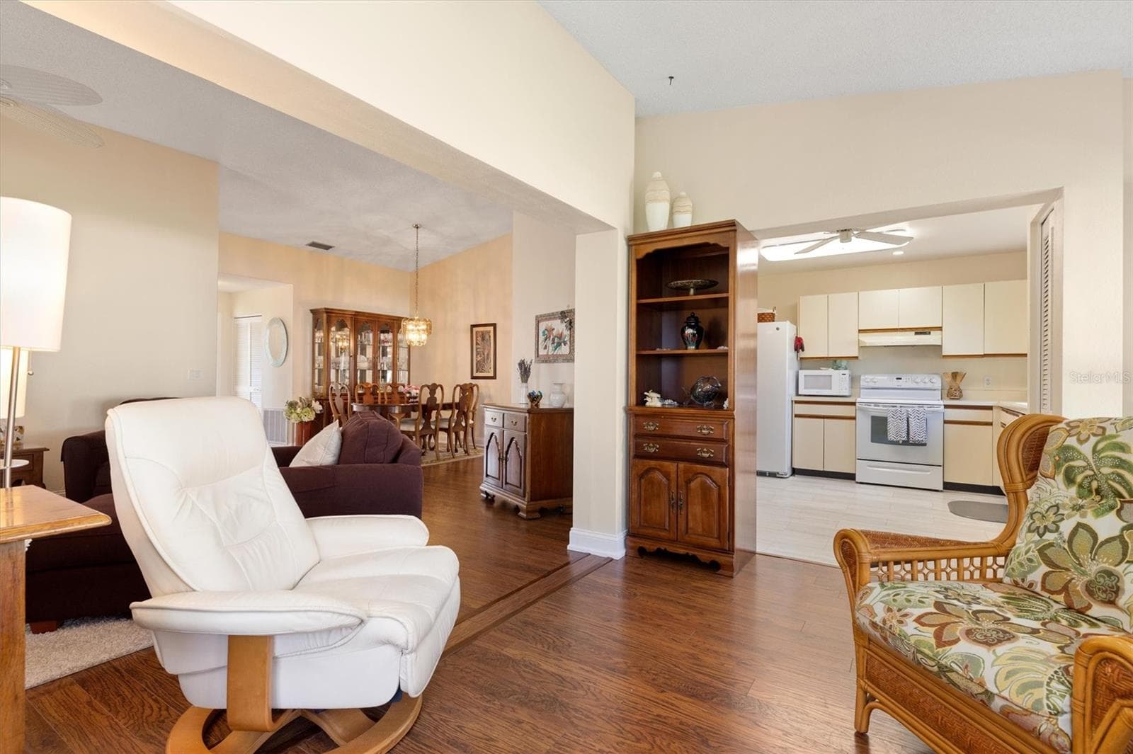 Single Family Residence at 609 BRAMBLEWOOD LN #181, ENGLEWOOD, photo 9 of 35
