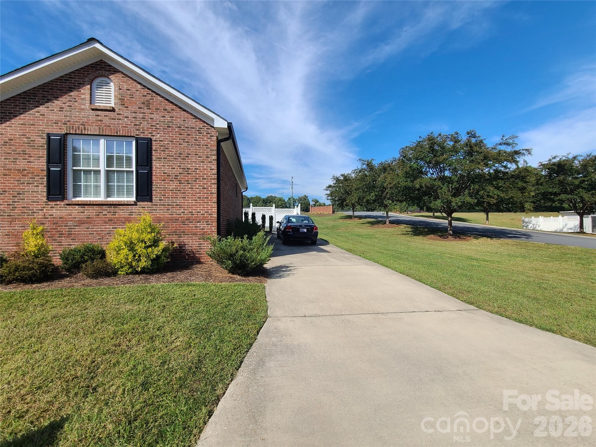 Condominium at 570 Queen Brogan Court, Gastonia, photo 6 of 35