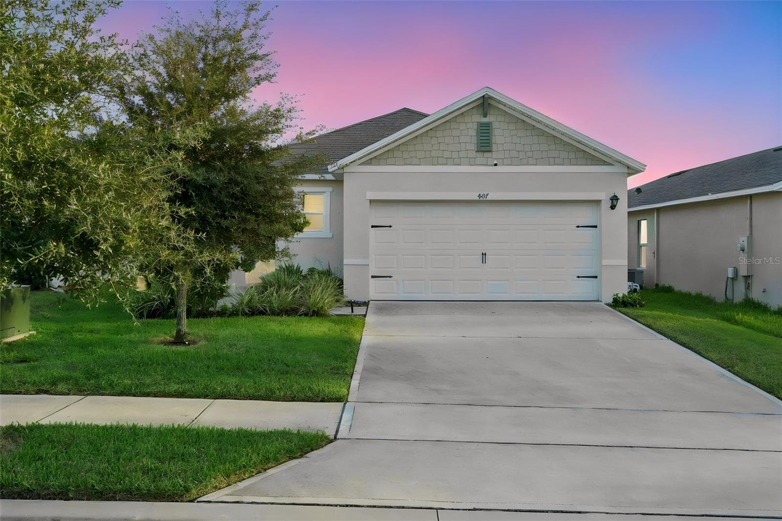 407 CHARLOTTE WAY