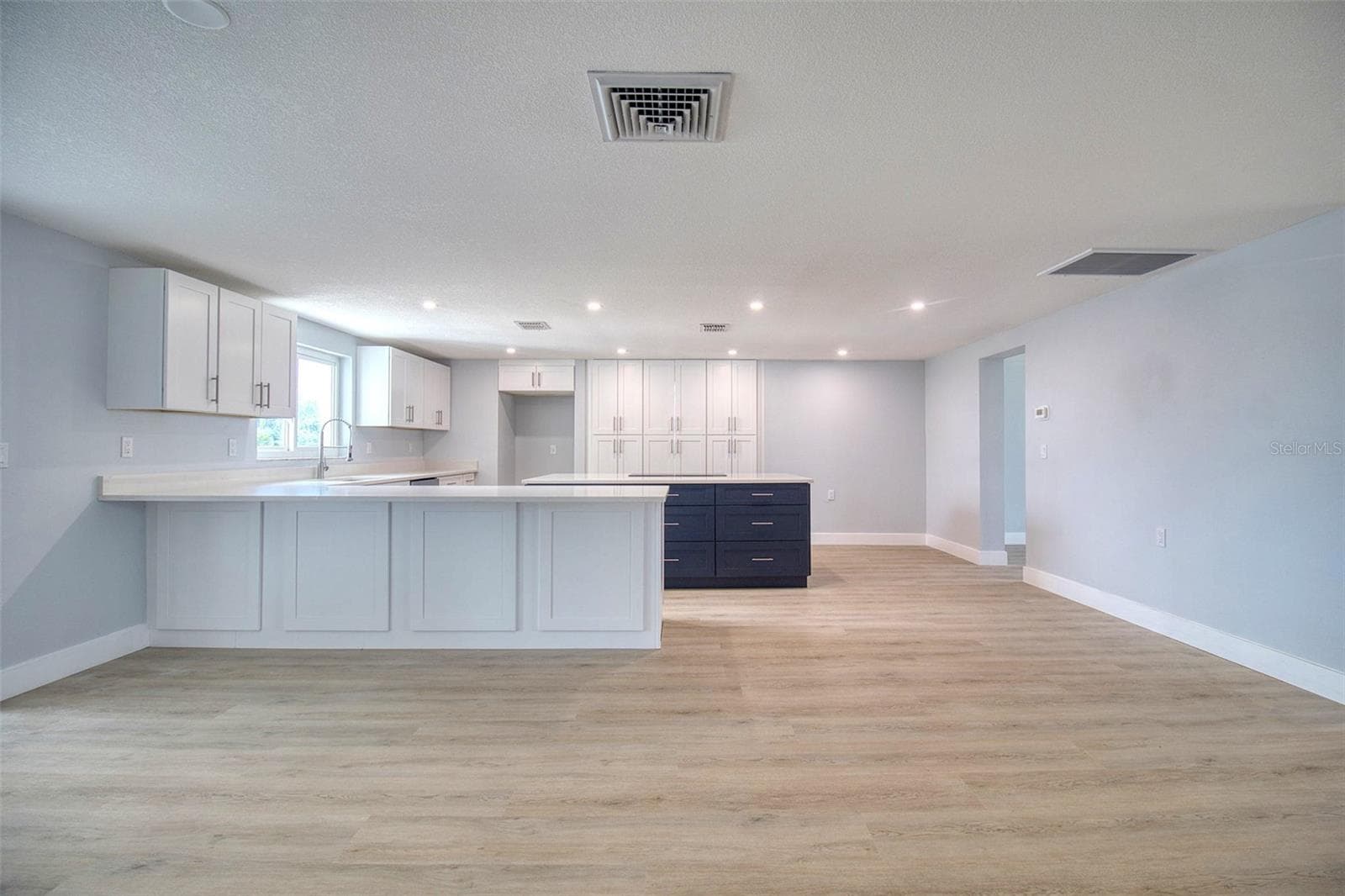 Single Family Residence at 13812 MATTIX AVE, HUDSON, photo 13 of 57