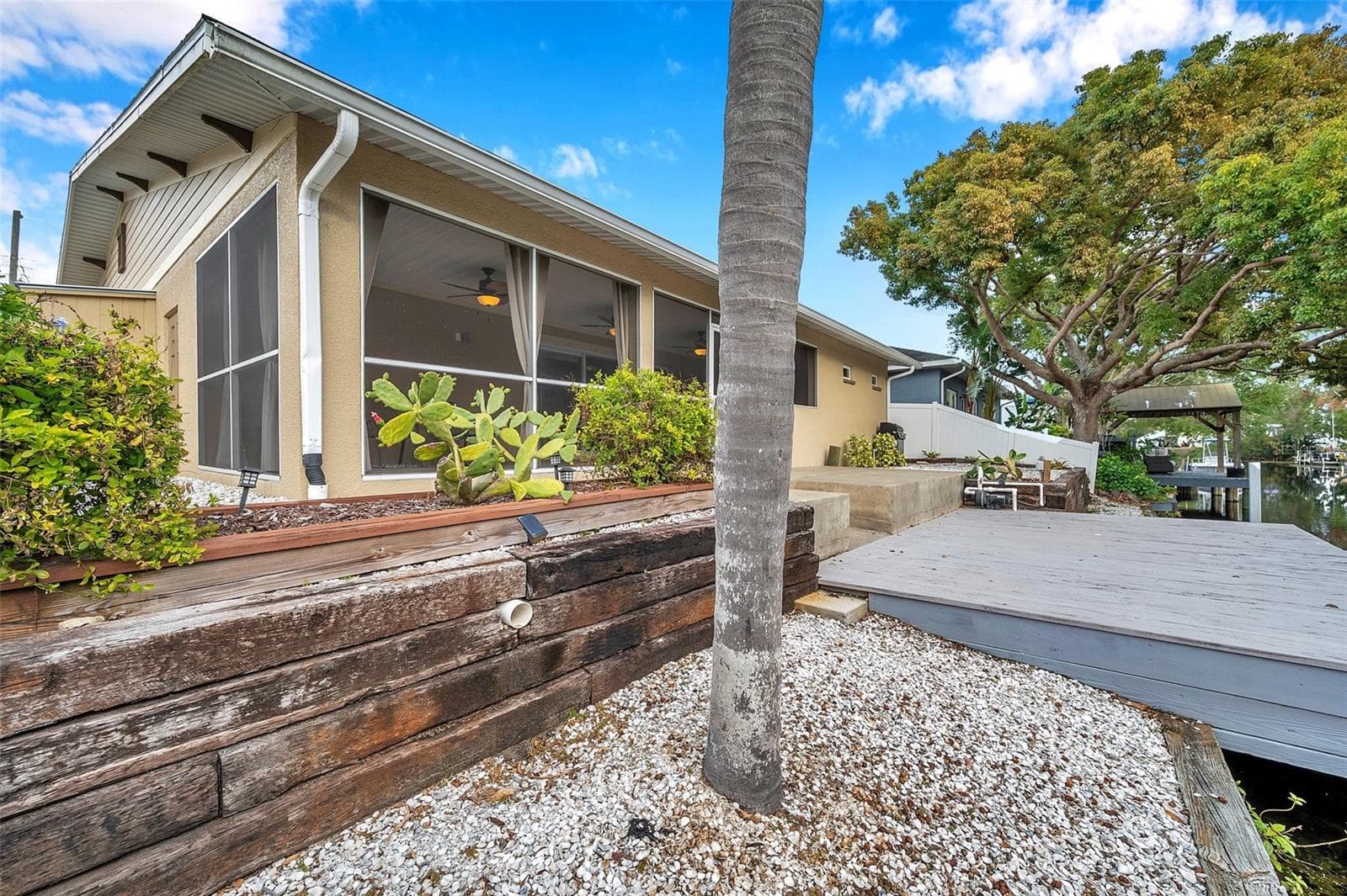 Single Family Residence at 8 CITRUS DR, PALM HARBOR, photo 10 of 95