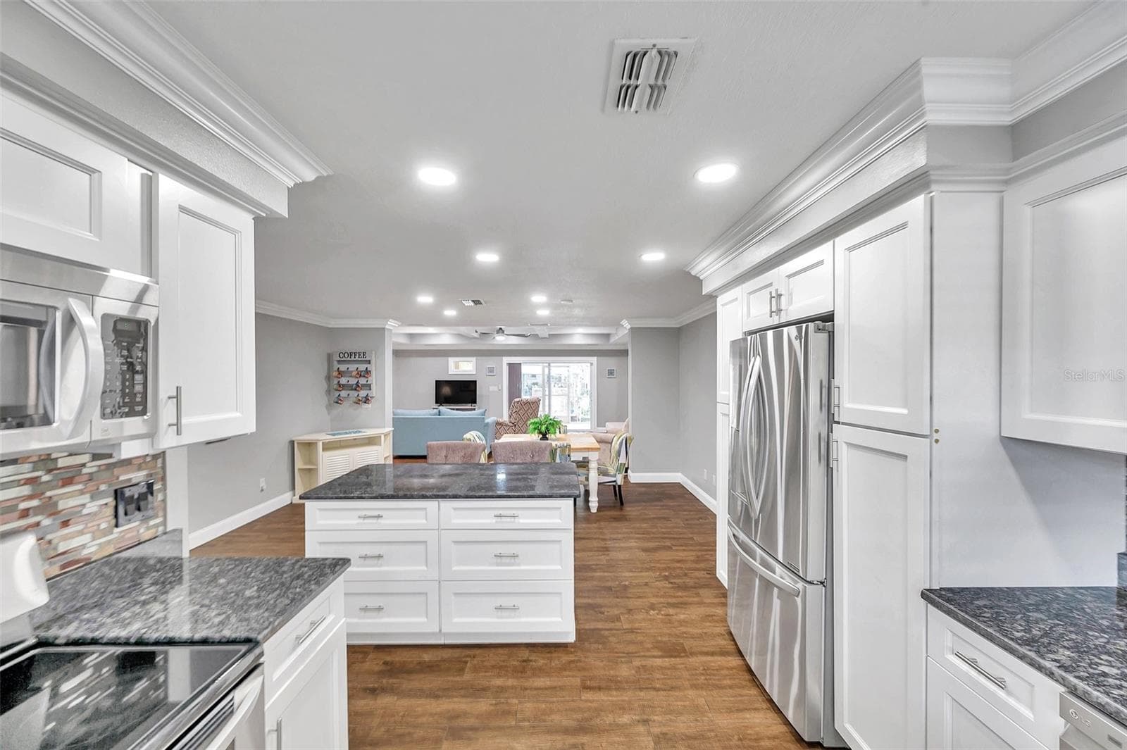 Single Family Residence at 8 CITRUS DR, PALM HARBOR, photo 28 of 95