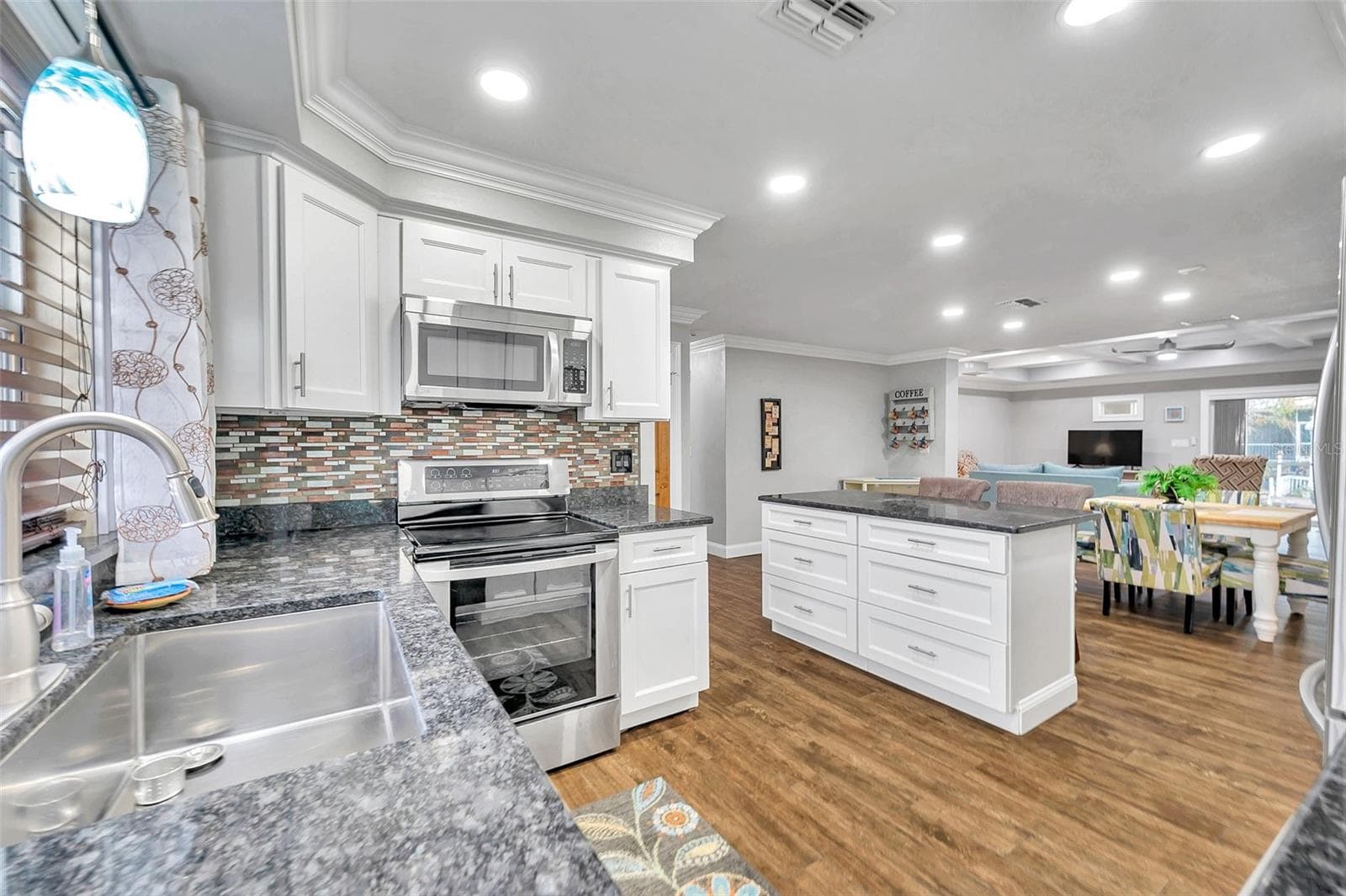 Single Family Residence at 8 CITRUS DR, PALM HARBOR, photo 29 of 95