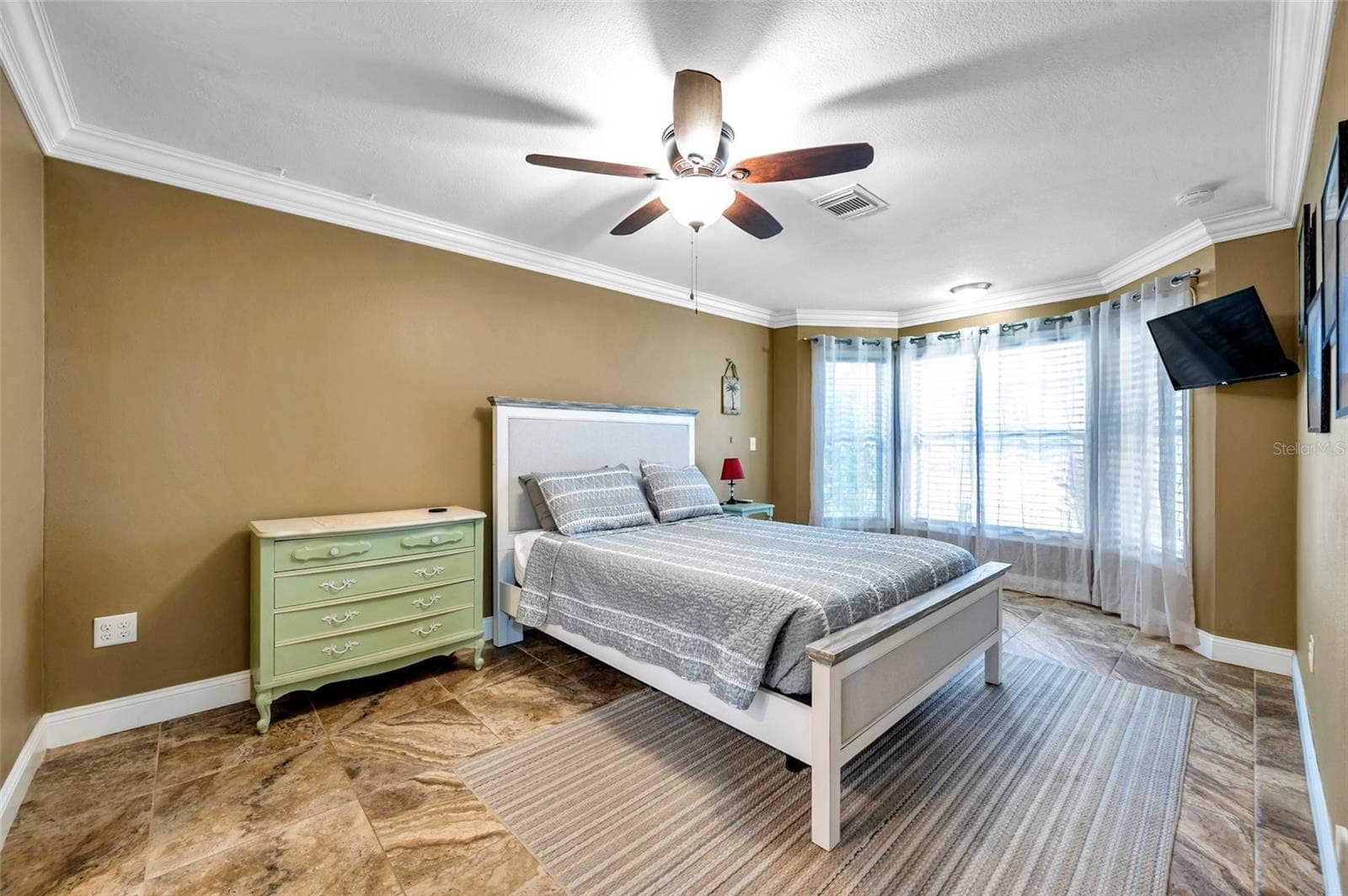 Single Family Residence at 8 CITRUS DR, PALM HARBOR, photo 67 of 95