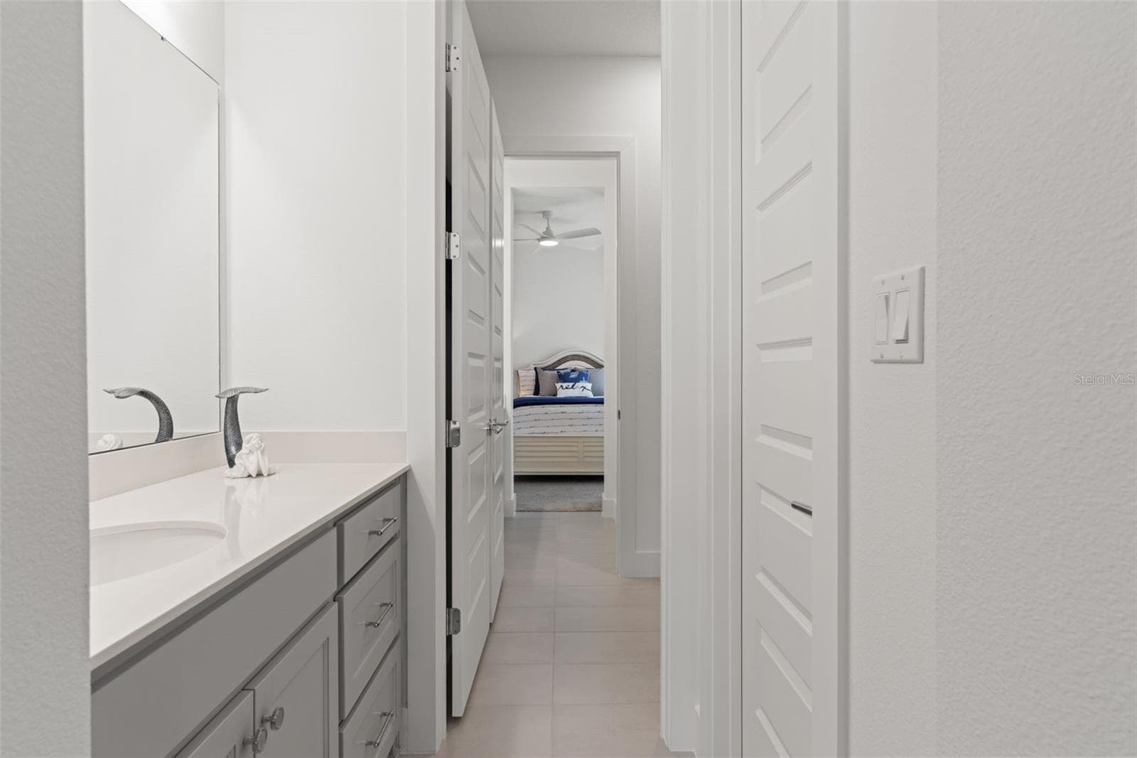 Jack and Jill bathroom - 4552 SOUTHERN VALLEY LOOP, BROOKSVILLE
