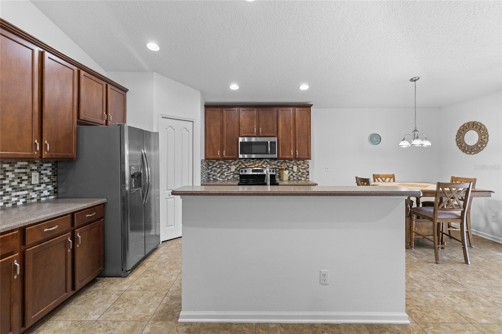 kitchen - 723 MANDARIN TER, ST AUGUSTINE