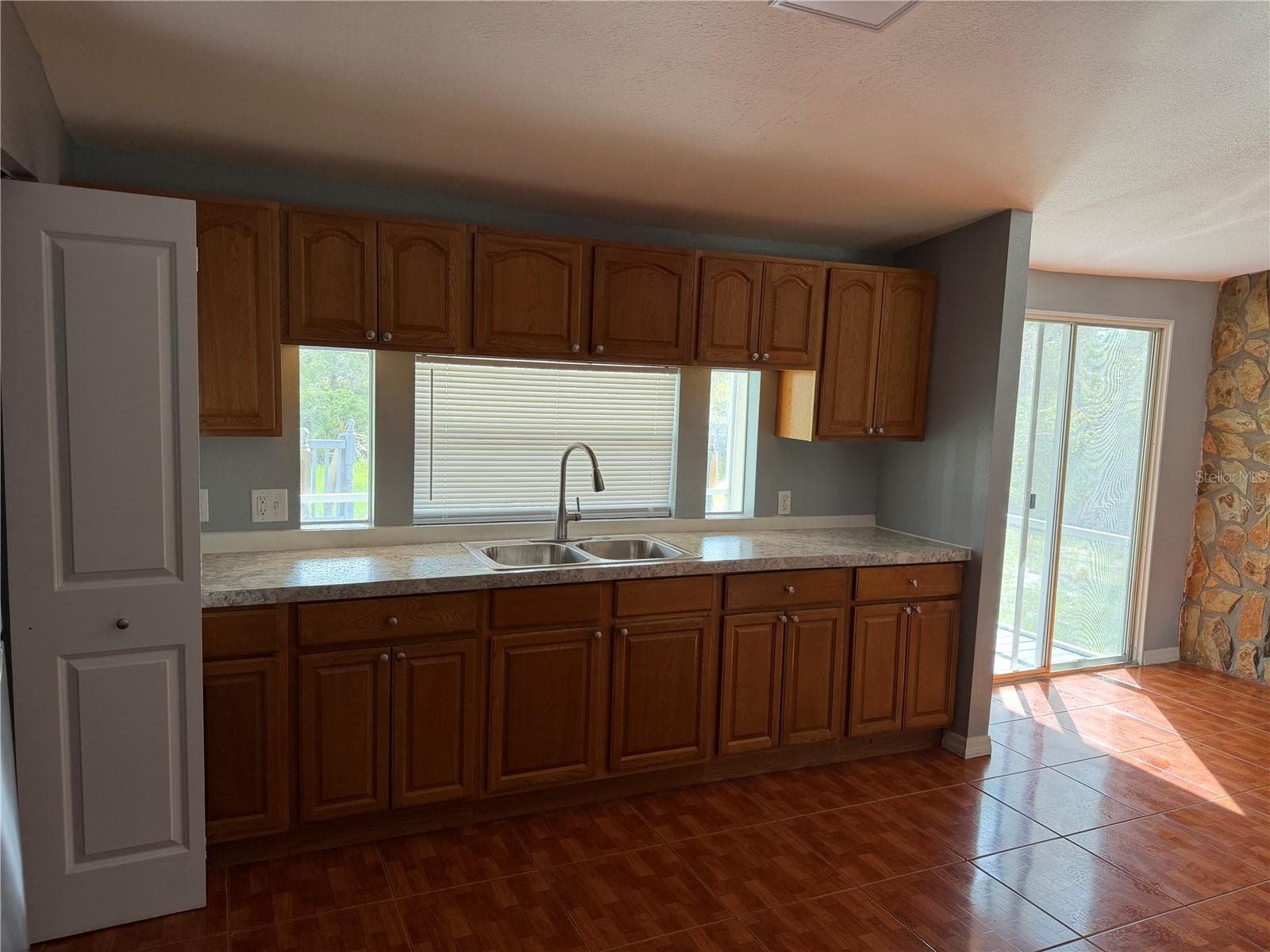 Manufactured Home at 6 SUGAR PINE LOOP, LAKE WALES, photo 9 of 26