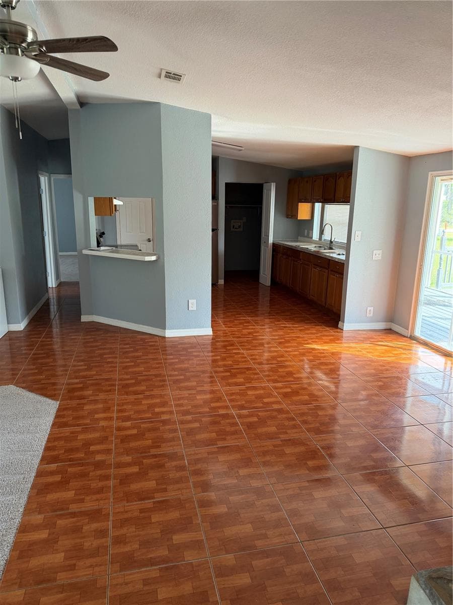 Manufactured Home at 6 SUGAR PINE LOOP, LAKE WALES, photo 12 of 26
