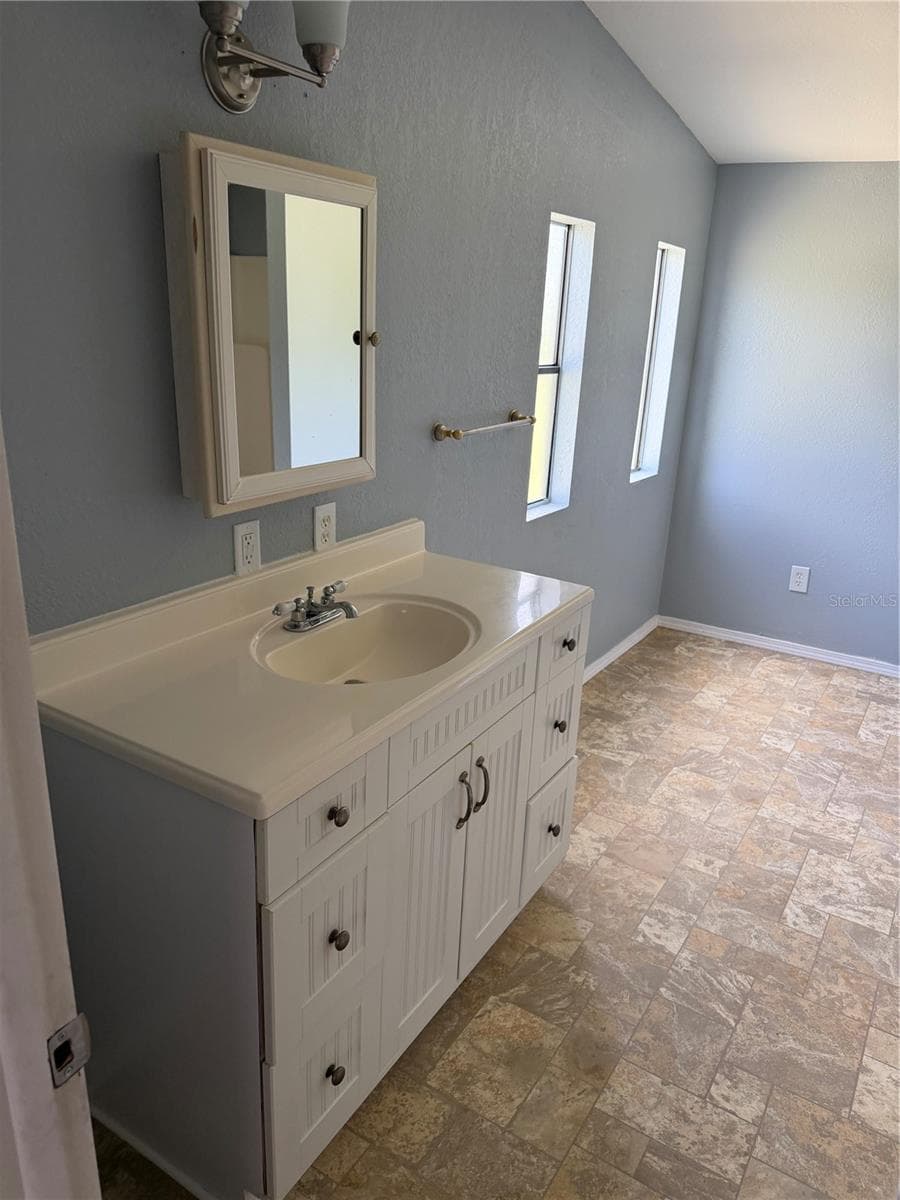 Manufactured Home at 6 SUGAR PINE LOOP, LAKE WALES, photo 13 of 26