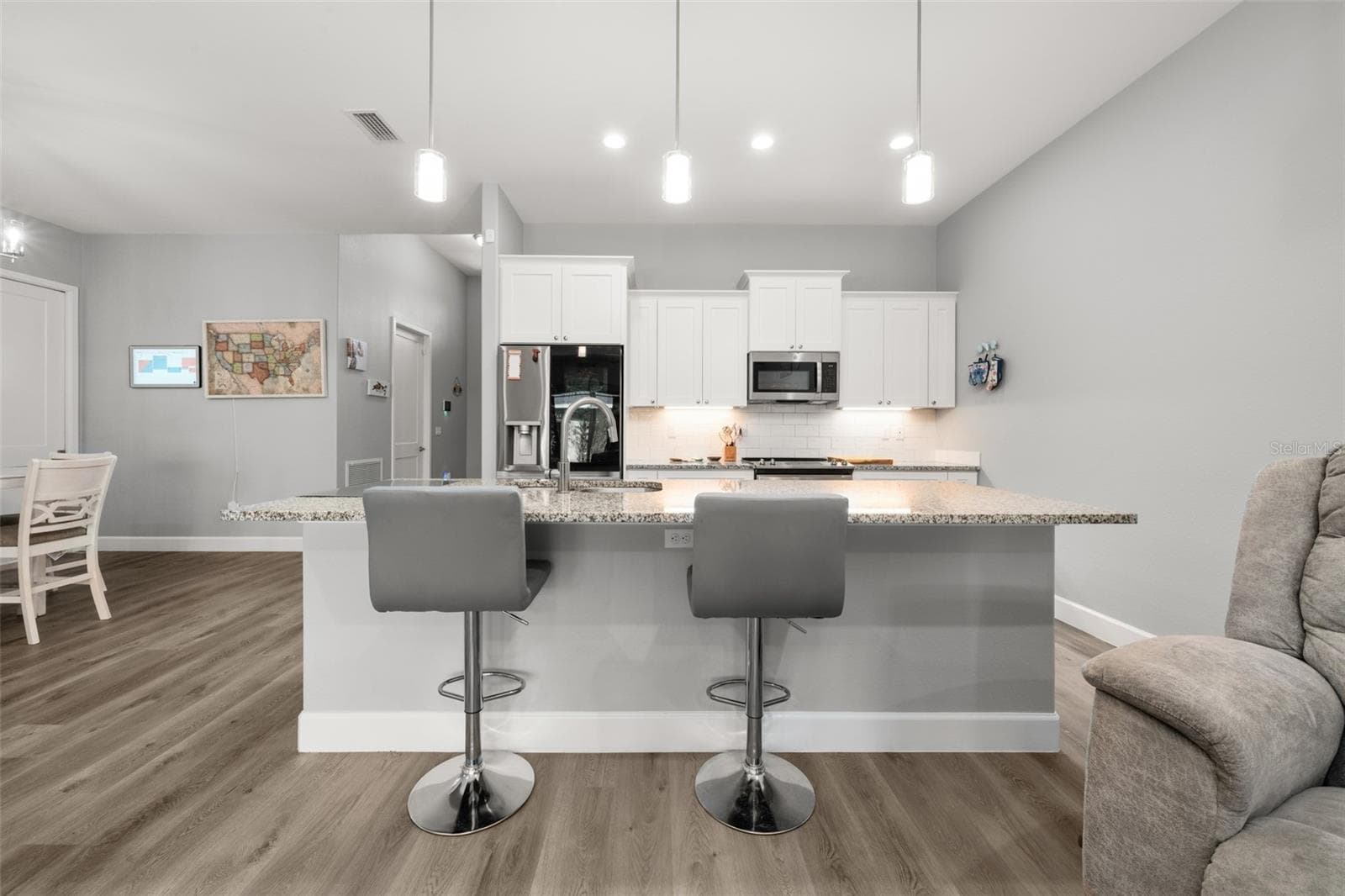 Kitchen island - 3082 KAPALUA CT, SEBRING