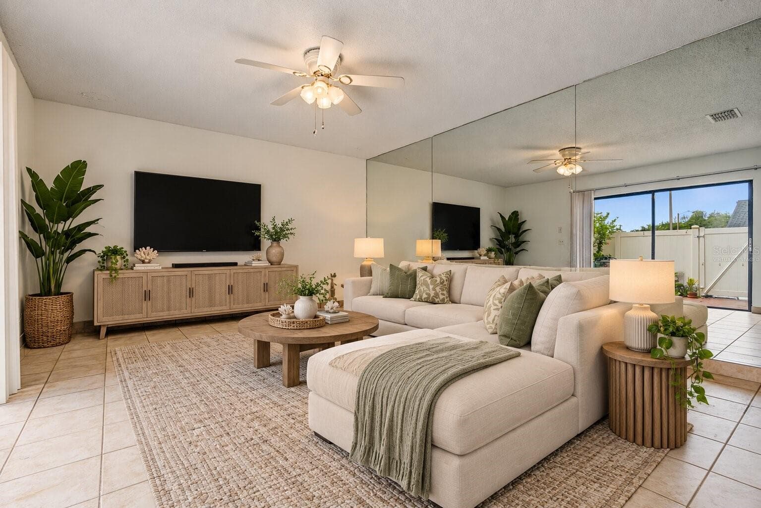 Virtually Staged - 8119 OAK TRACE WAY #C, TAMPA