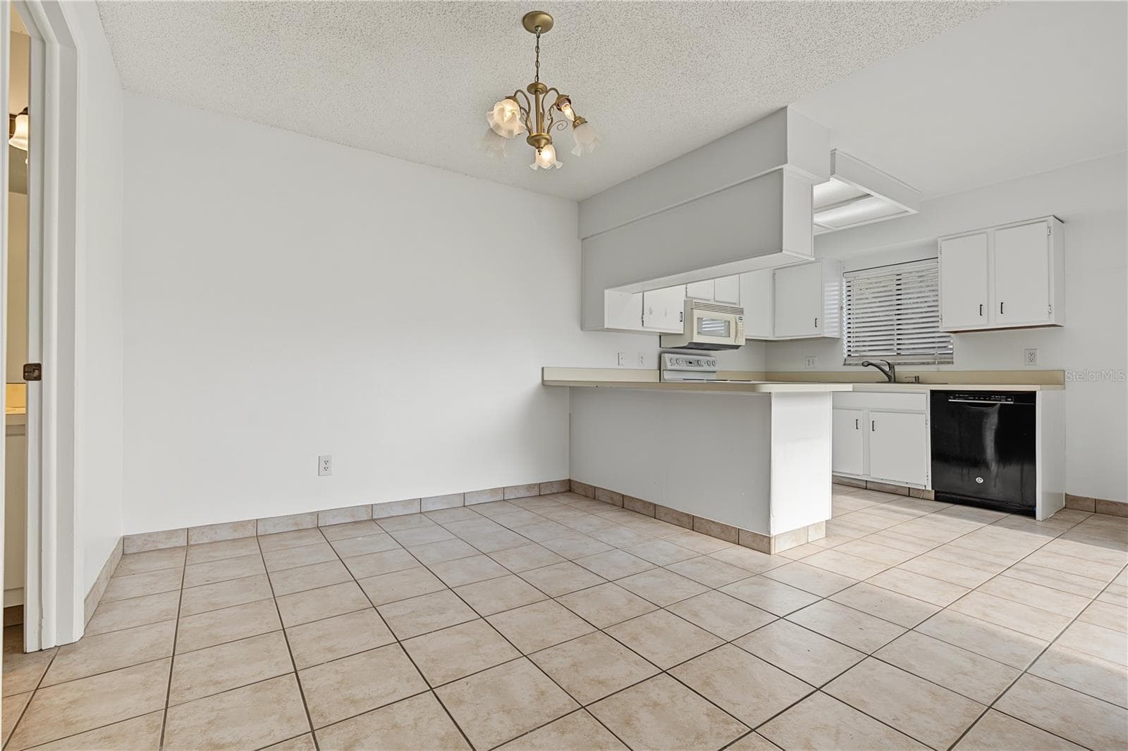 Townhouse at 8119 OAK TRACE WAY #C, TAMPA, photo 7 of 29