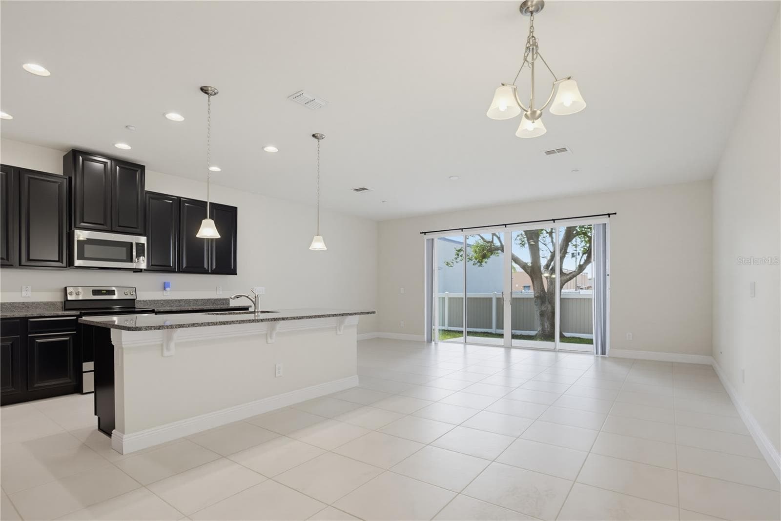 Townhouse at 7498 ALOMA PINES CT, WINTER PARK, photo 9 of 39