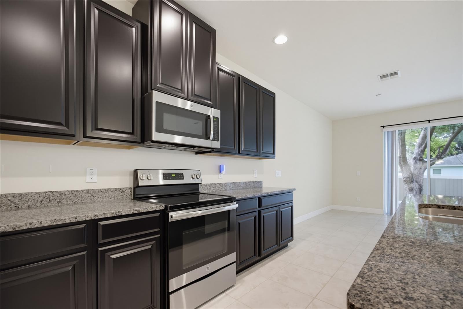 Townhouse at 7498 ALOMA PINES CT, WINTER PARK, photo 13 of 39