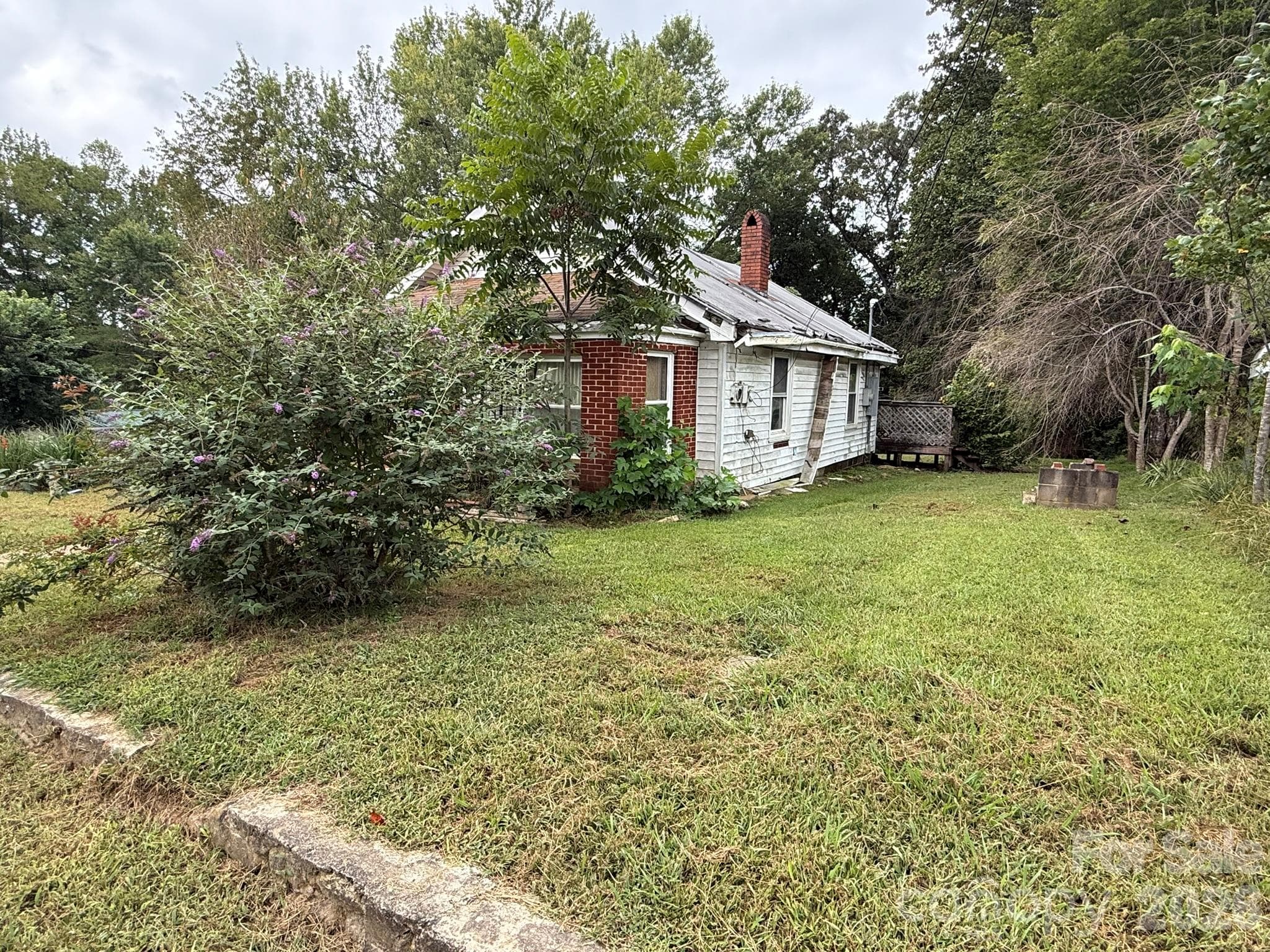 Single Family Residence at 68 Morris Avenue, Marion, photo 4 of 32