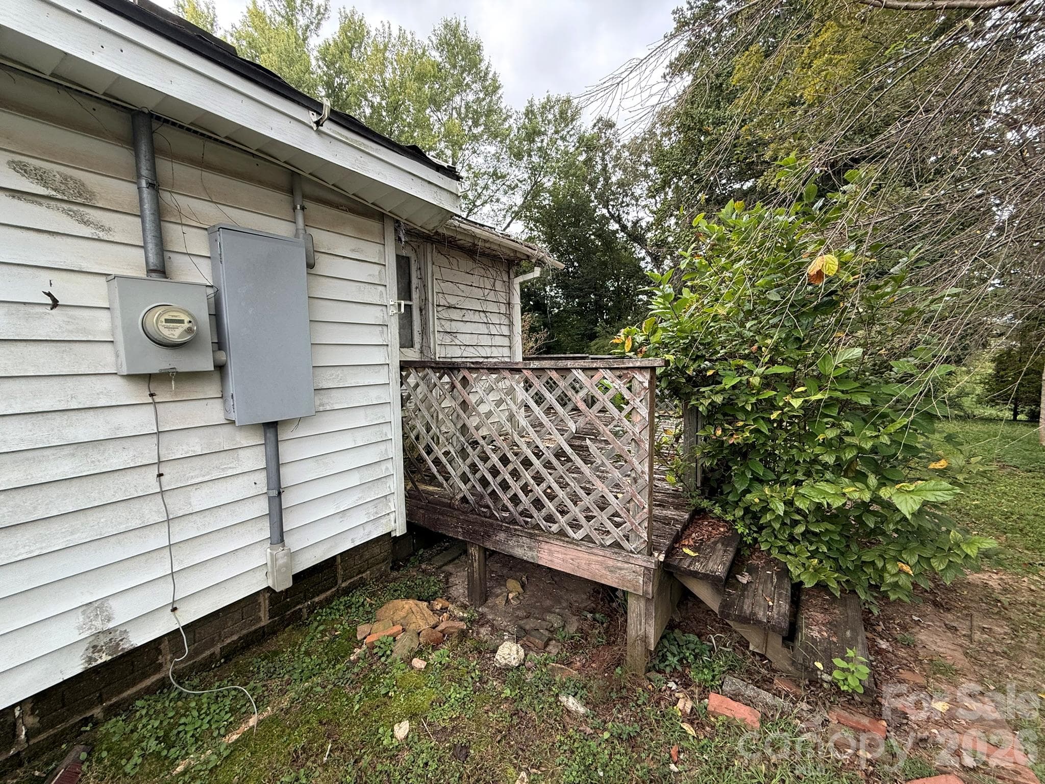 Single Family Residence at 68 Morris Avenue, Marion, photo 6 of 32