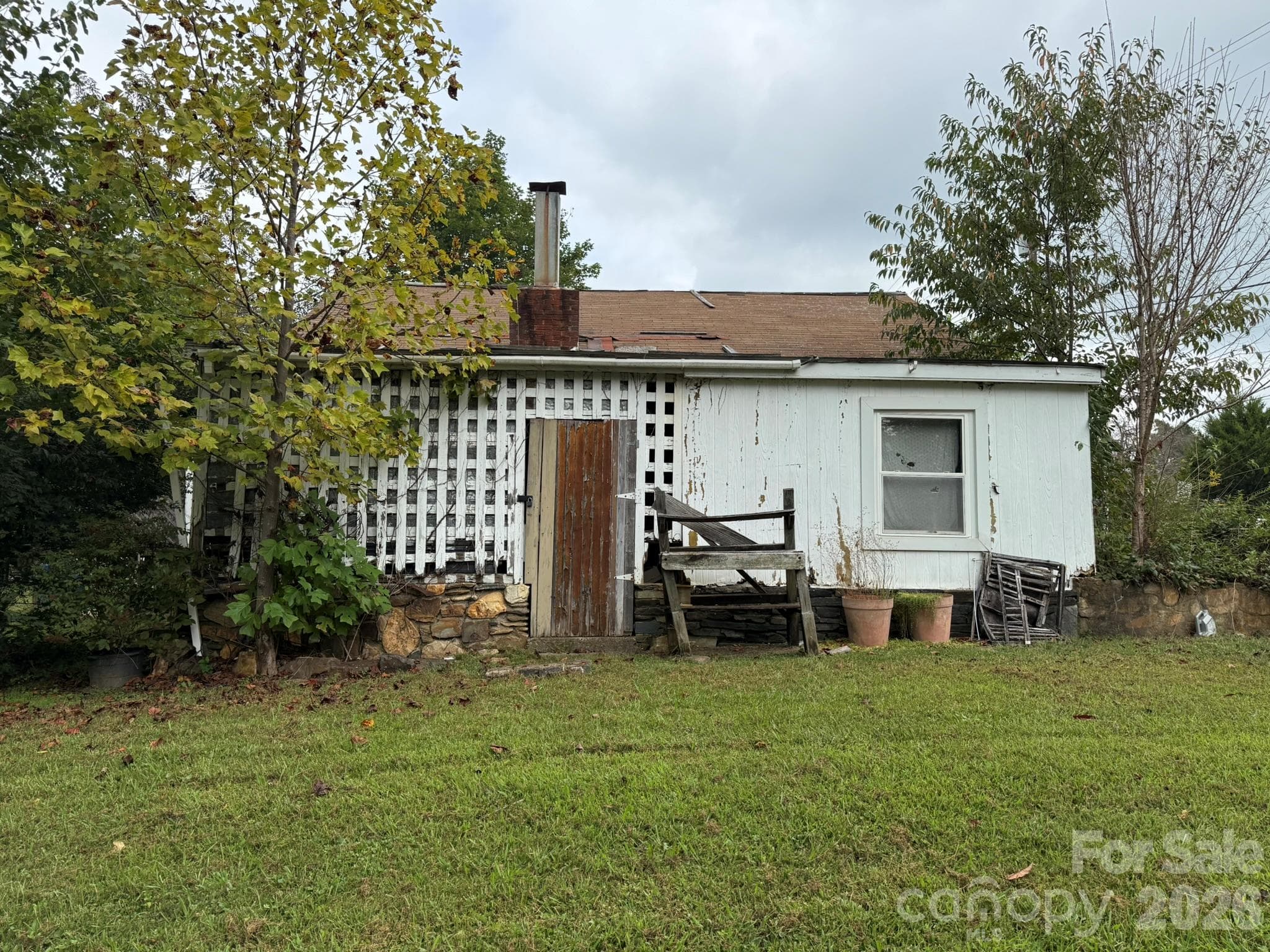 Single Family Residence at 68 Morris Avenue, Marion, photo 14 of 32