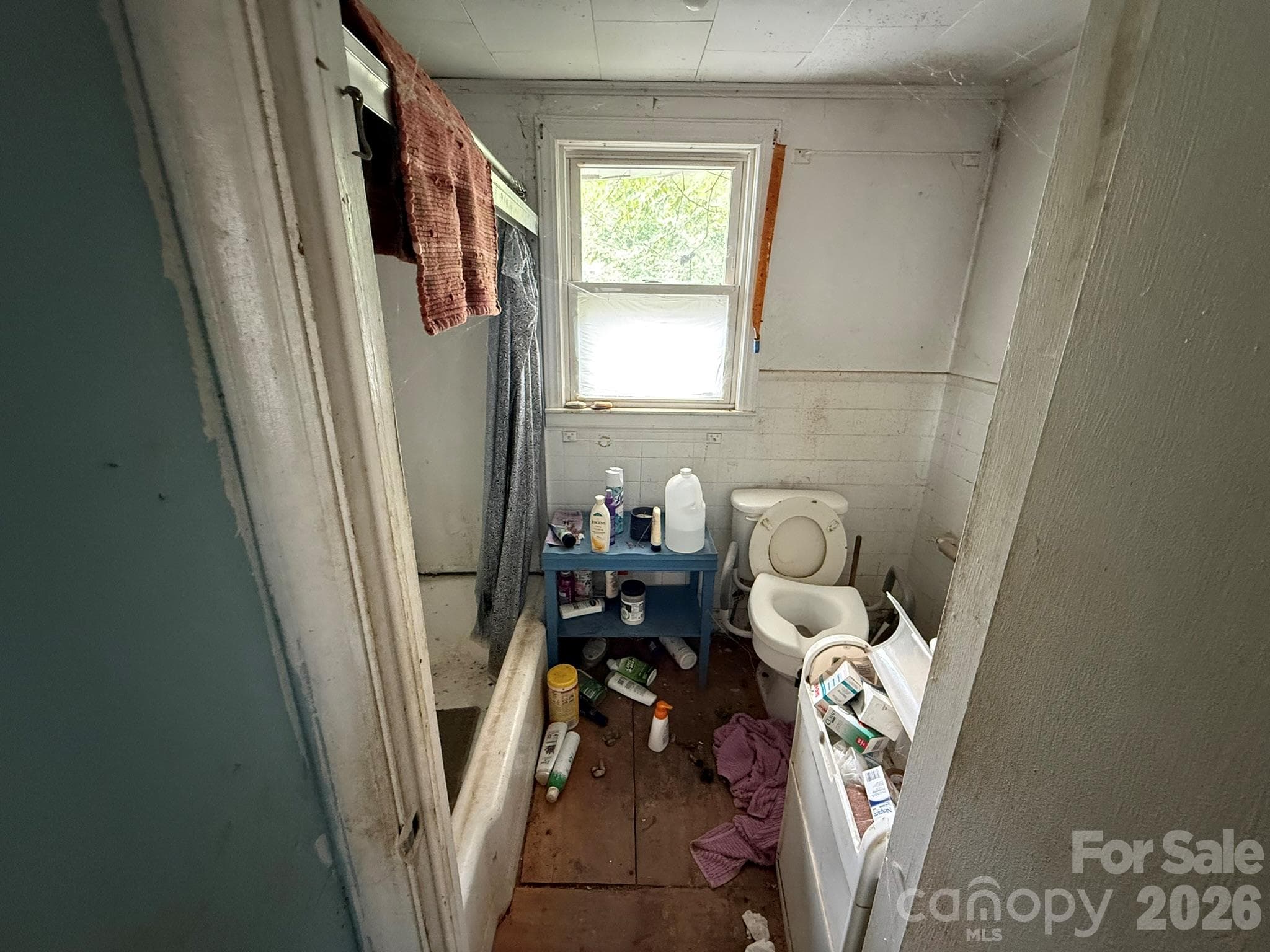Single Family Residence at 68 Morris Avenue, Marion, photo 23 of 32