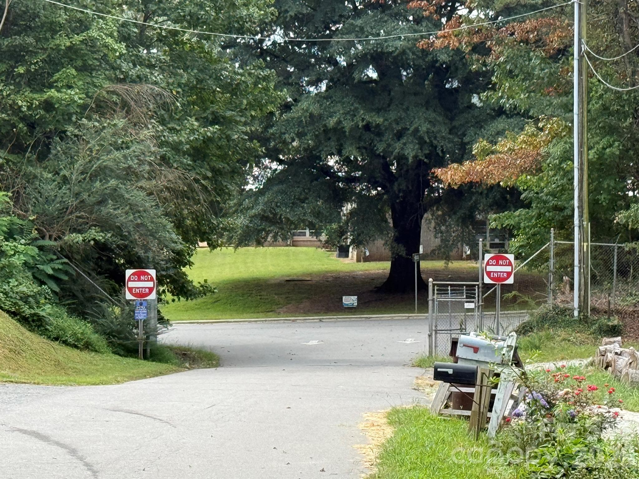 exit gate from Eastfield elementary - 68 Morris Avenue, Marion