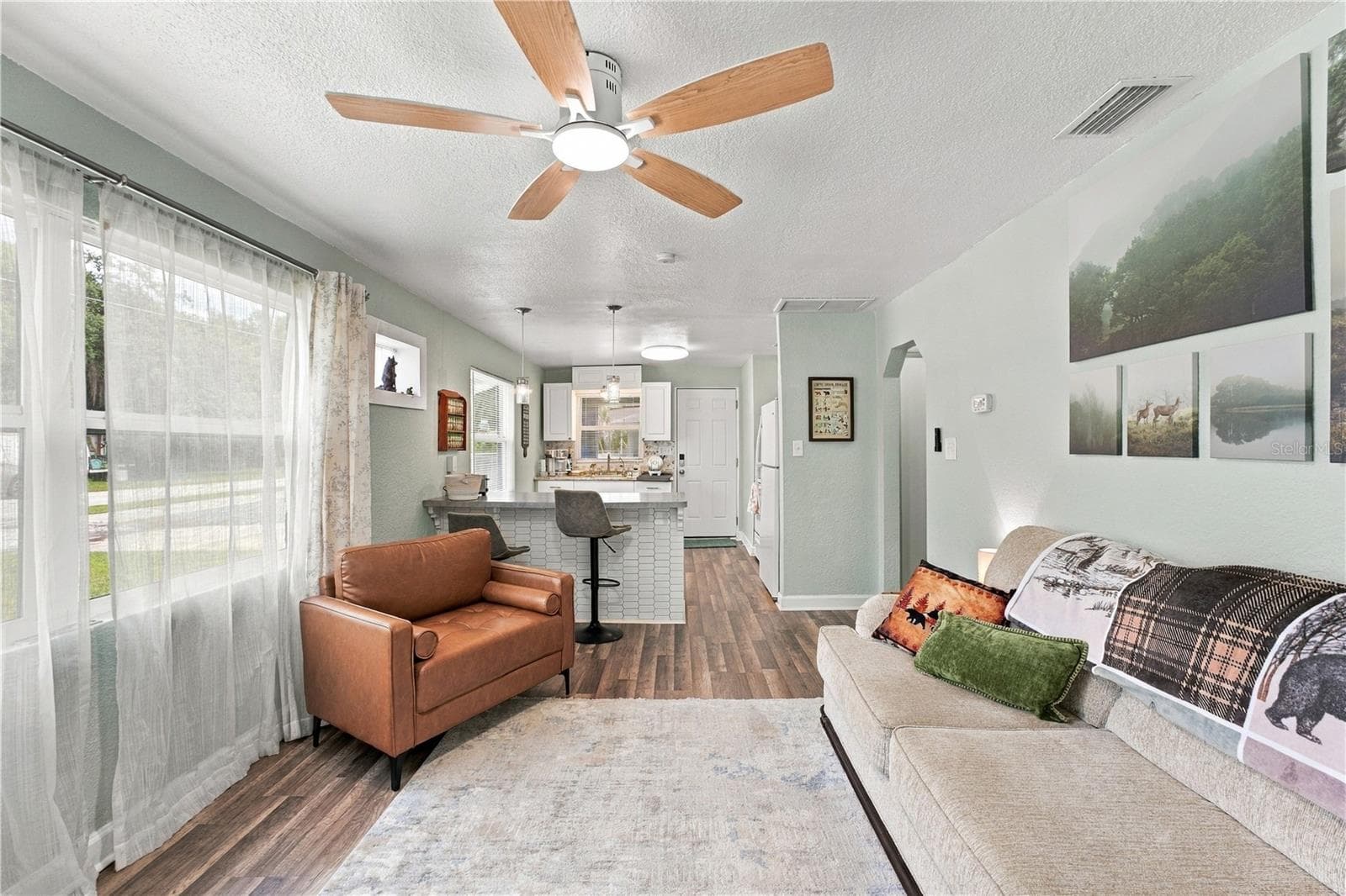 Single Family Residence at 121 ANGELES RD, DEBARY, photo 10 of 33