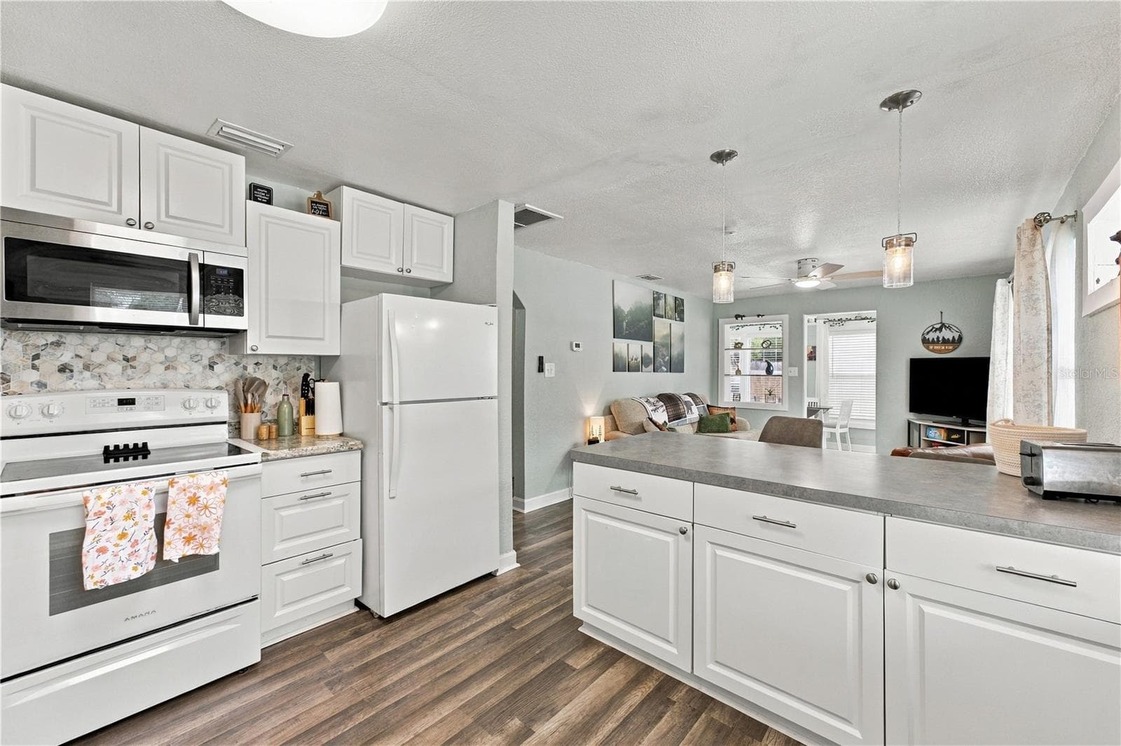 Single Family Residence at 121 ANGELES RD, DEBARY, photo 12 of 33