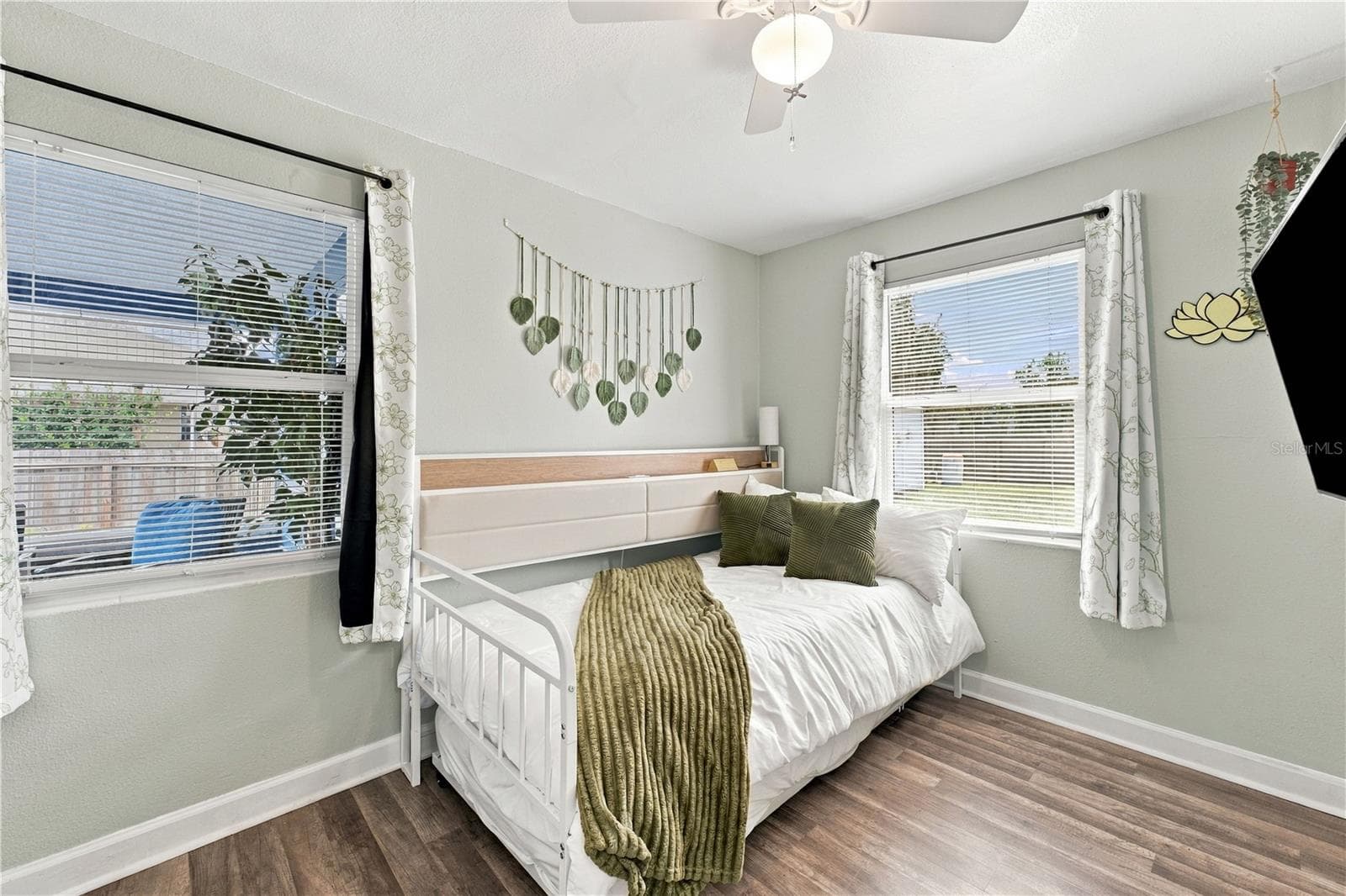 Single Family Residence at 121 ANGELES RD, DEBARY, photo 22 of 33