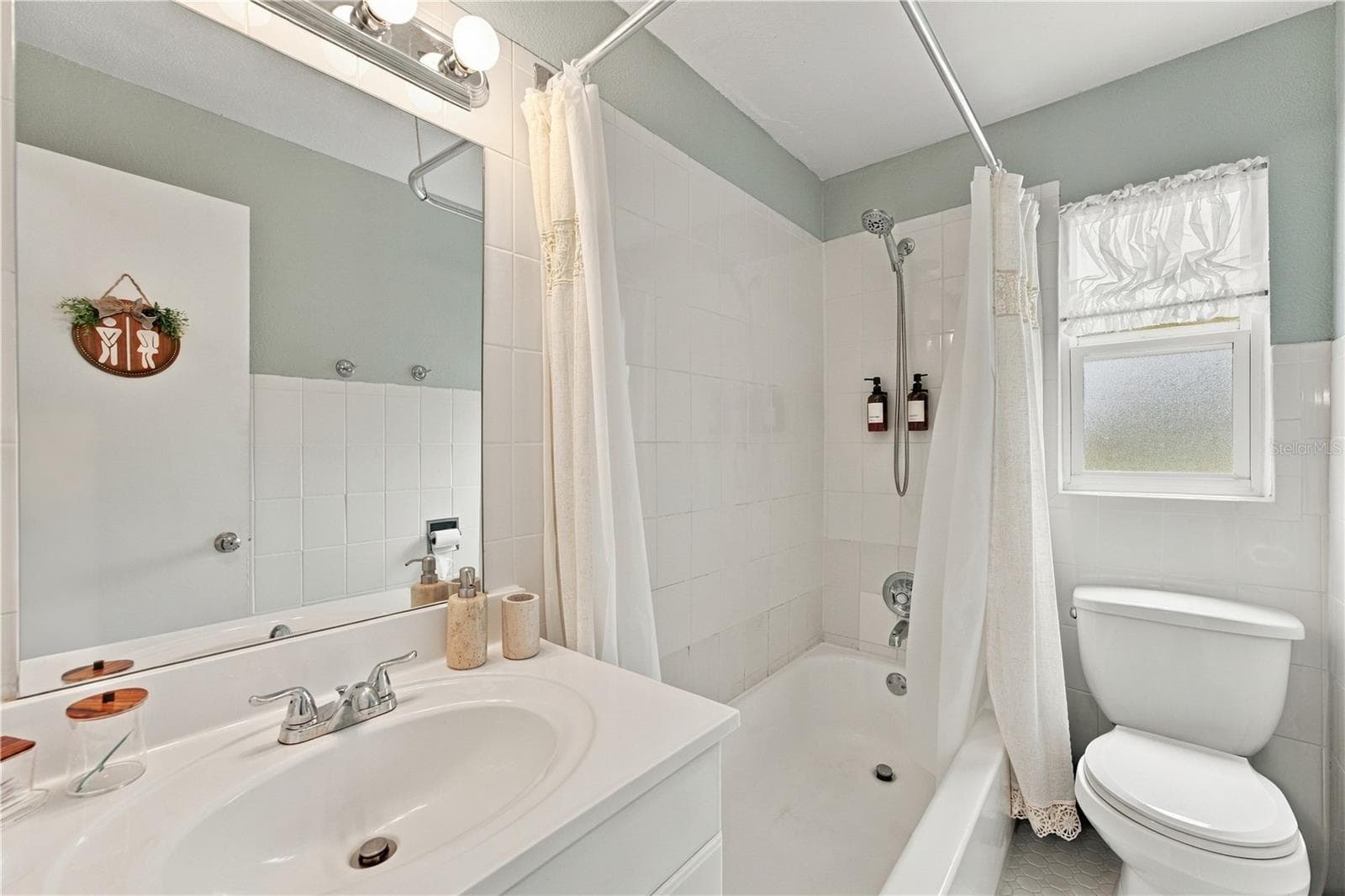 Single Family Residence at 121 ANGELES RD, DEBARY, photo 26 of 33