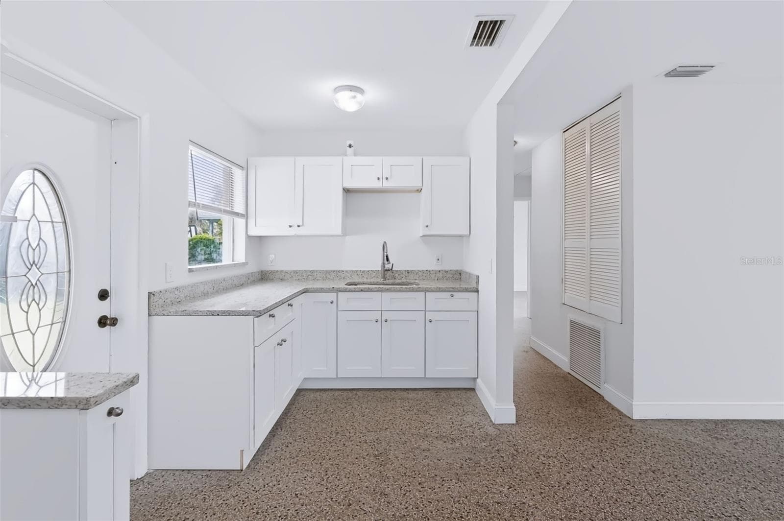 Single Family Residence at 2438 N RAMONA CIR, TAMPA, photo 14 of 27