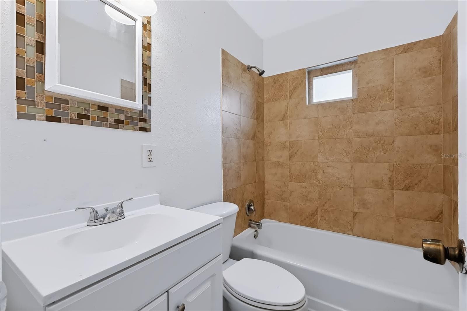 Single Family Residence at 2438 N RAMONA CIR, TAMPA, photo 22 of 27