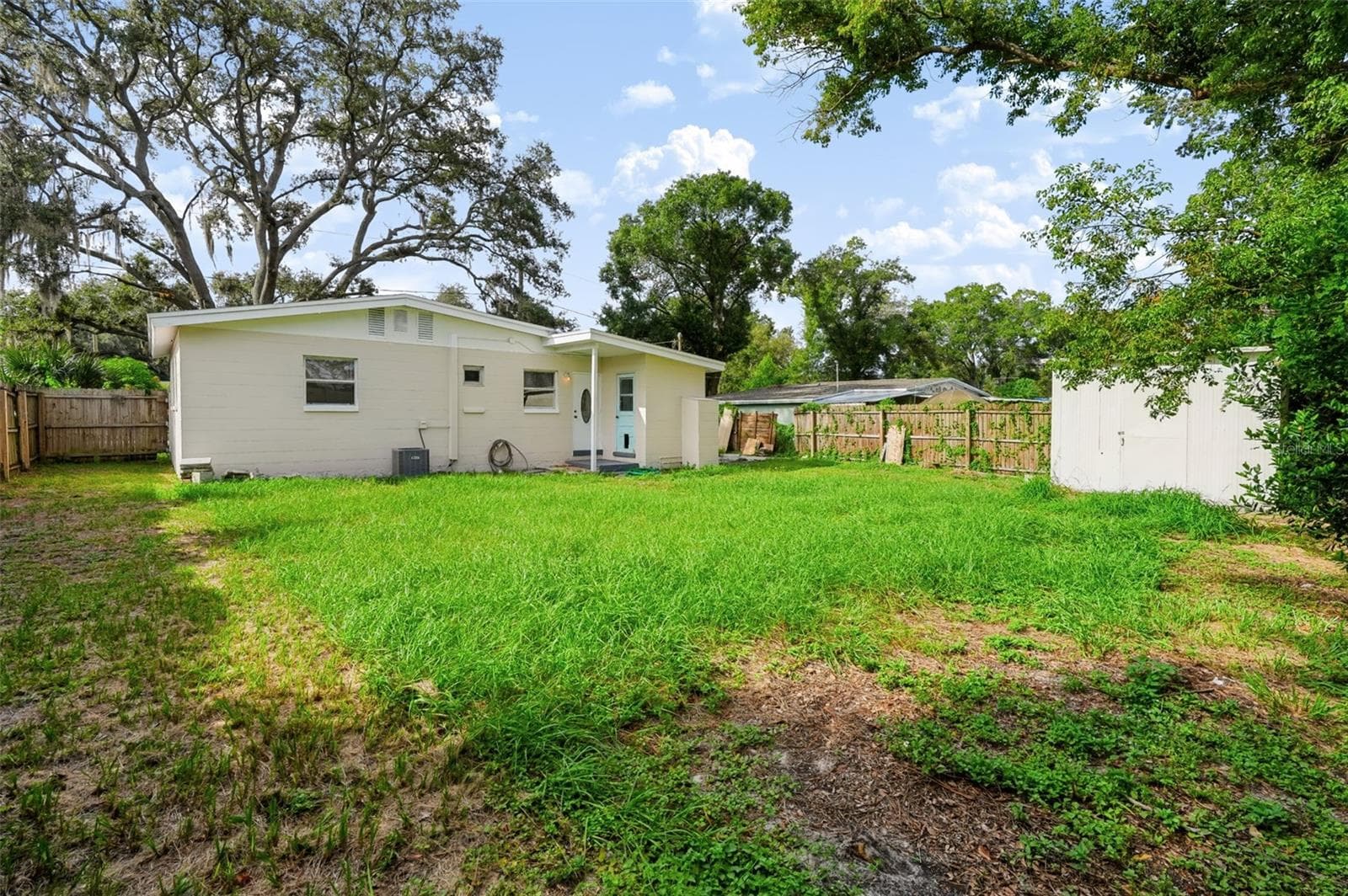 Single Family Residence at 2438 N RAMONA CIR, TAMPA, photo 24 of 27