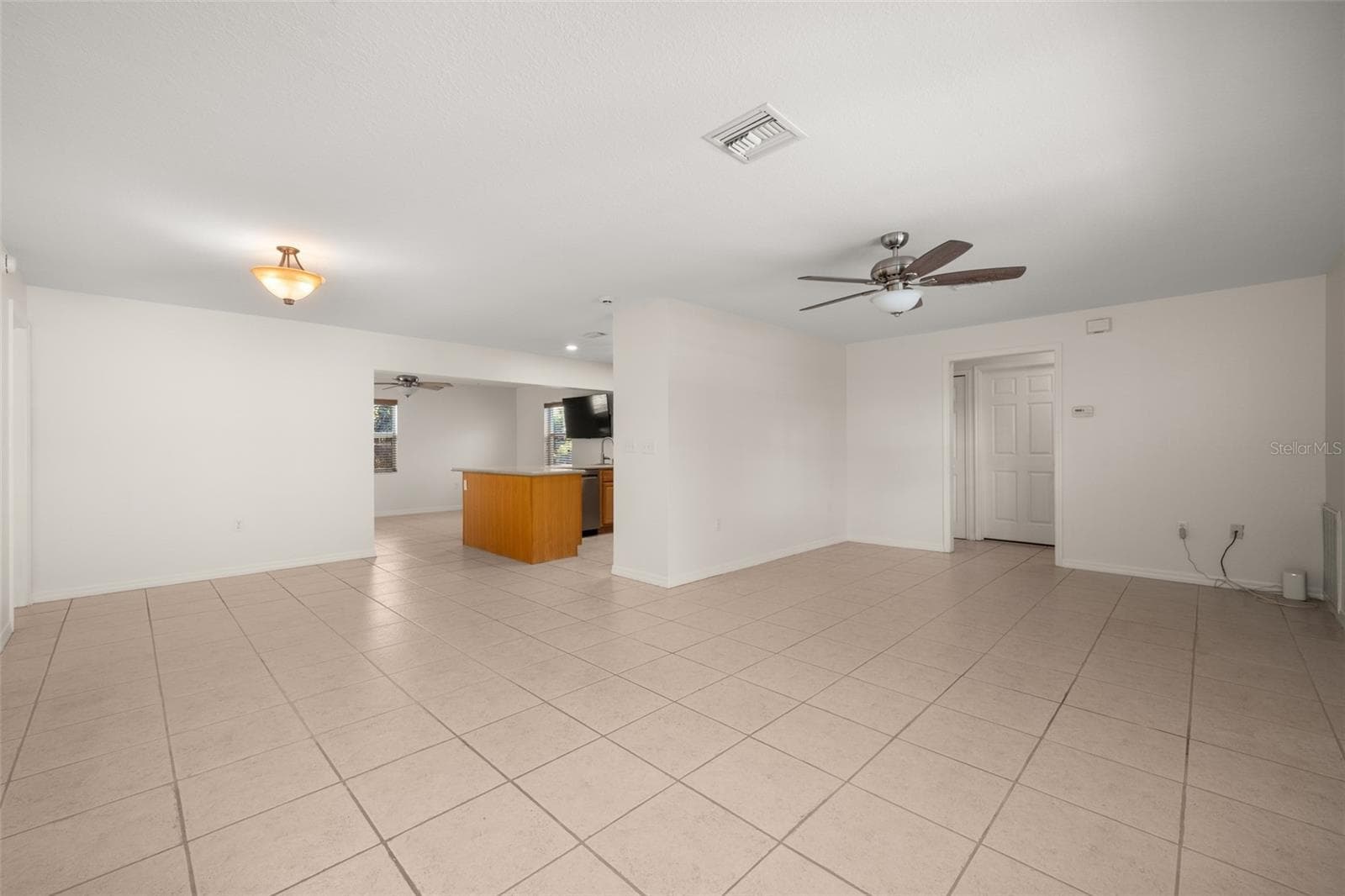 Single Family Residence at 123 SWALLOW AVE, SEBRING, photo 2 of 58