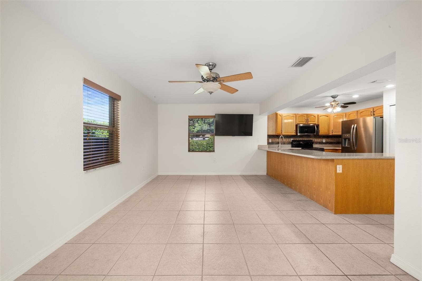 Single Family Residence at 123 SWALLOW AVE, SEBRING, photo 9 of 58
