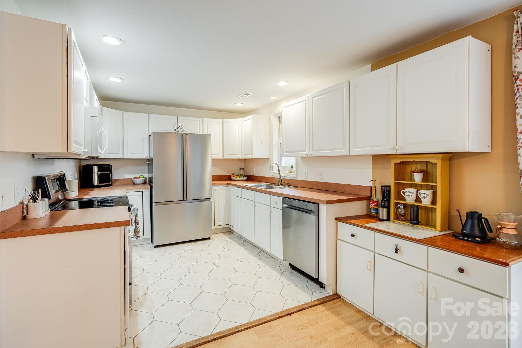 Kitchen - 195 Whitmire Road, Brevard